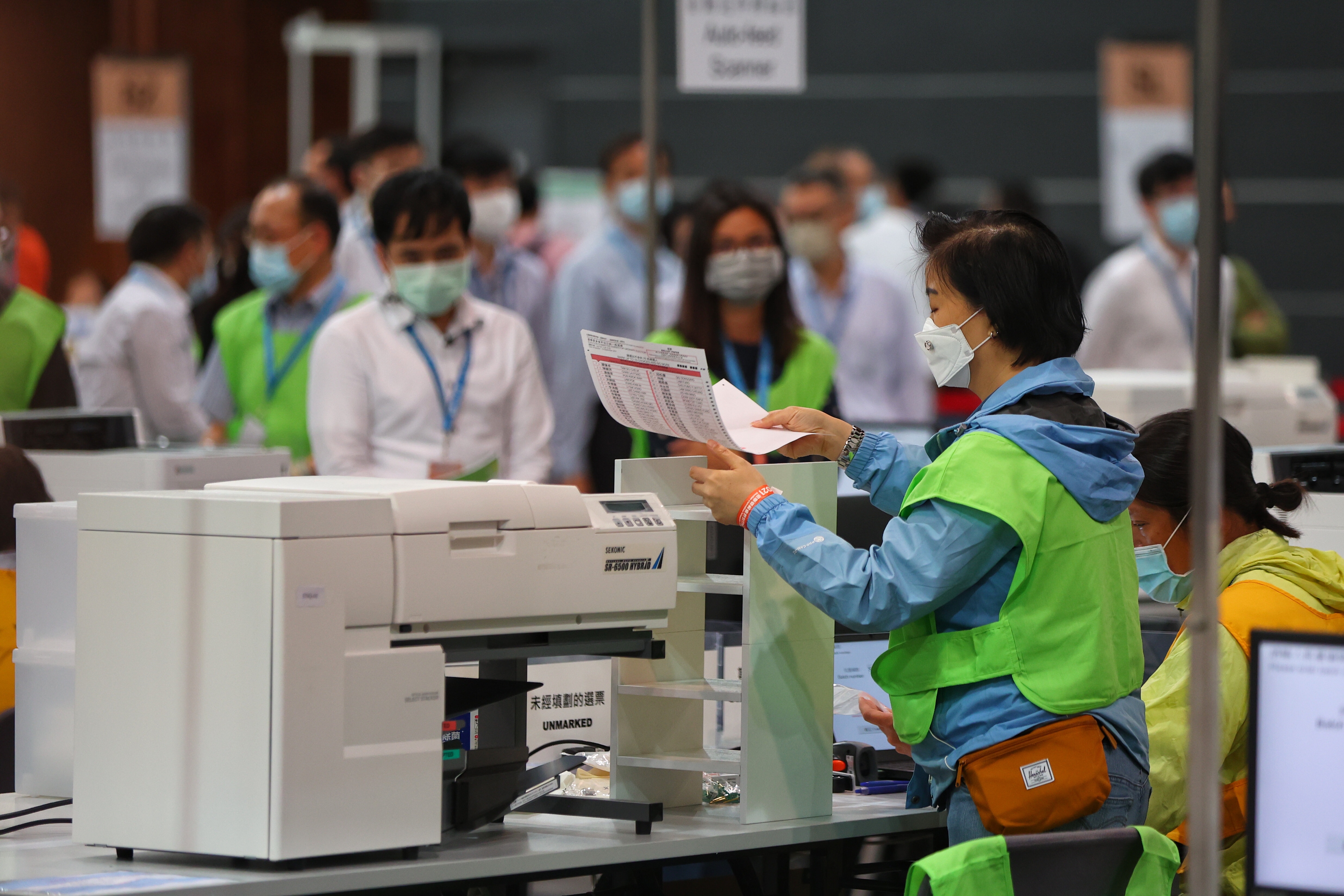 上月選委會界別分組選舉電子點票安排出現嚴重延遲。（羅君豪攝）