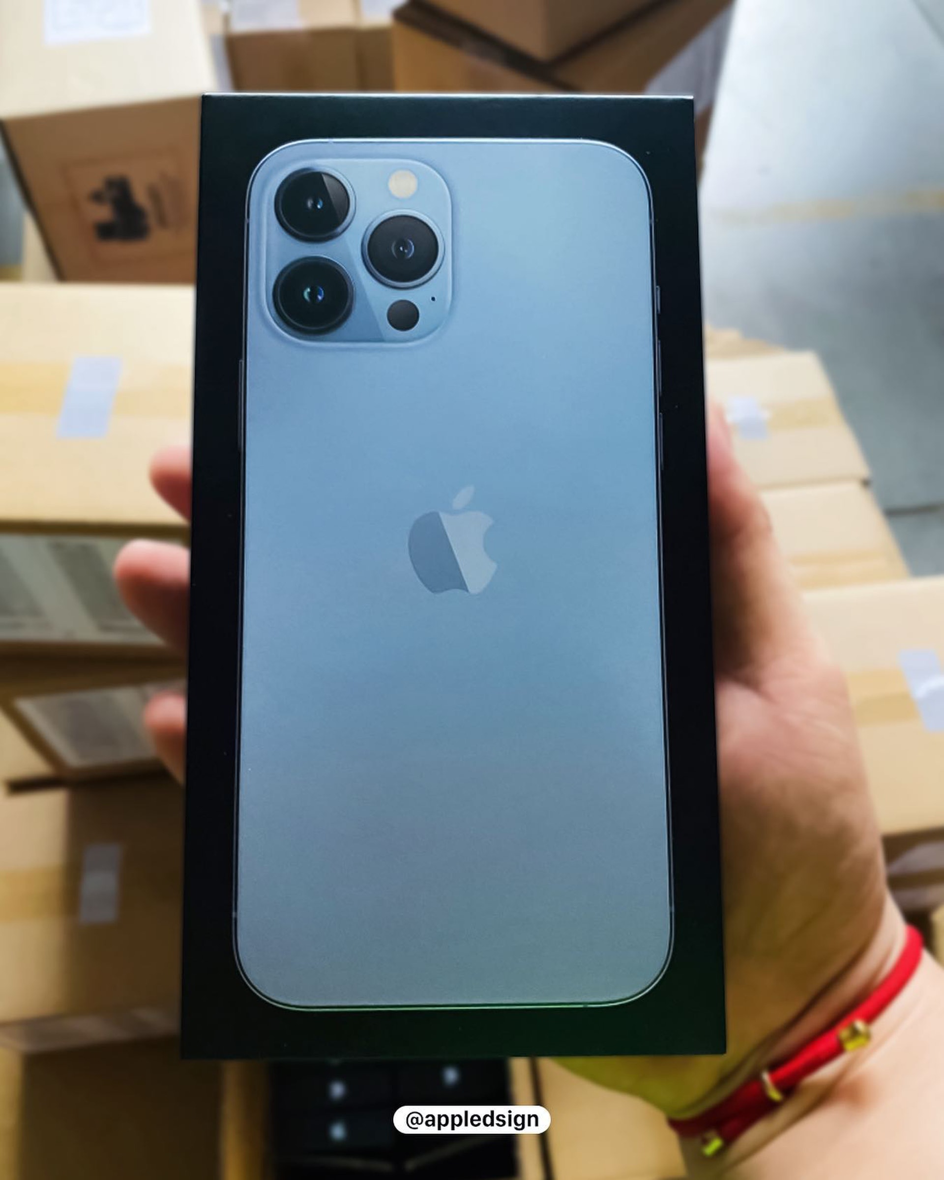 Iphone 13 Pro 開箱 天峰藍實機超靚粉紅 午夜黑等9色機曝光 香港01 數碼生活 Iphone 13 Pro 開箱 天峰藍實機超靚粉紅 午夜黑等9色機曝光 香港01 數碼生活