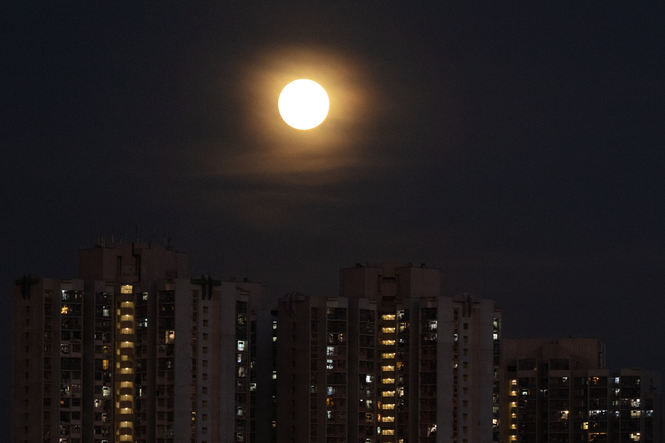 中秋節 天文台料賞月夜有雨日間最高33度翌日公眾假期有雷暴