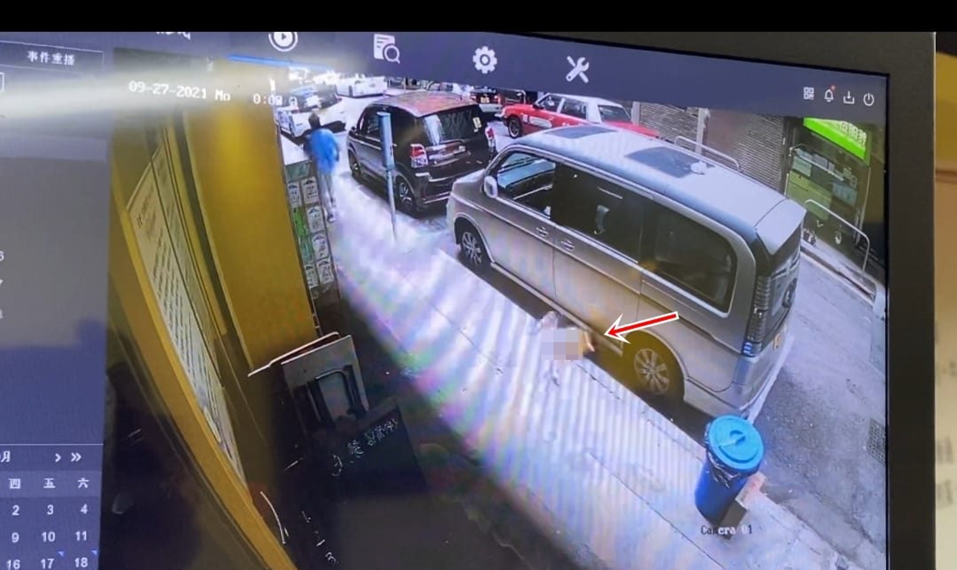 男童倒地後沒有反應。(天眼片段) 男童倒地後沒有反應。(天眼片段)