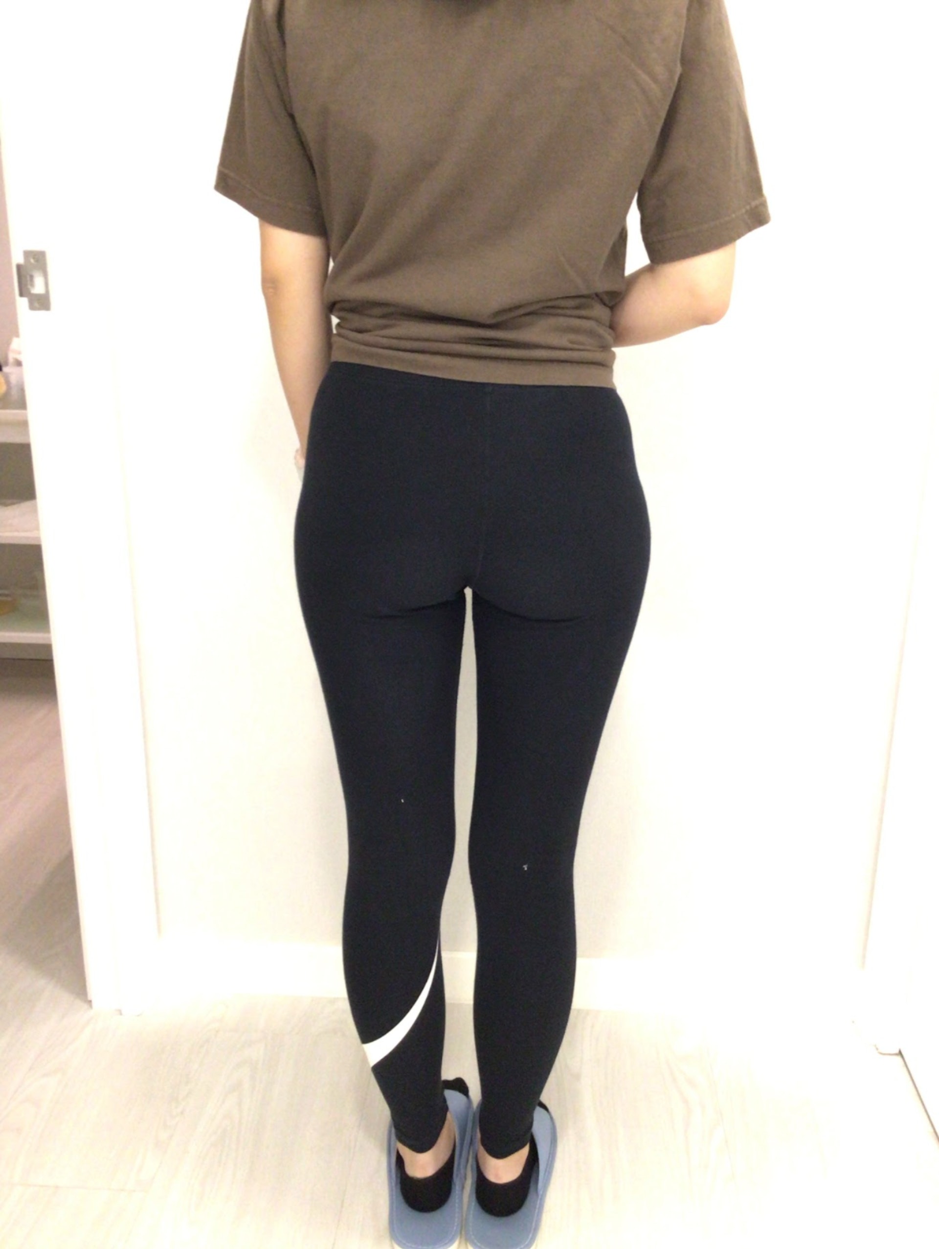 日常生活姿勢不正確會導致骨盤旋轉。(圖片:YKS Healthy Studio) 日常生活姿勢不正確會導致骨盤旋轉。(圖片:YKS Healthy Studio)