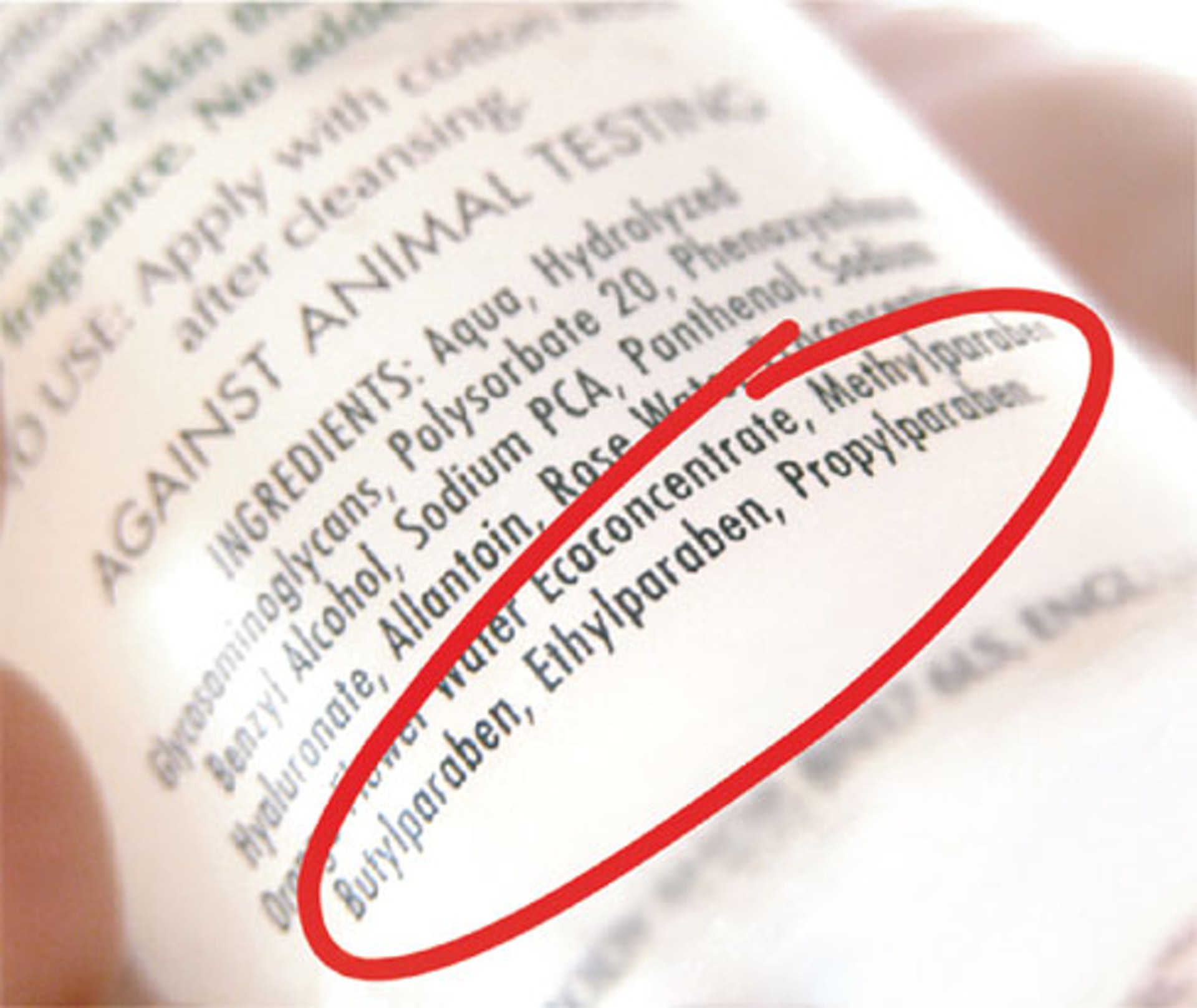 長期使用含Paraben防腐劑的護膚品會加速皮膚老化,令肌膚產生刺激性反應,更有機會導致皮膚炎。(圖片:justherbs) 長期使用含Paraben防腐劑的護膚品會加速皮膚老化,令肌膚產生刺激性反應,更有機會導致皮膚炎。(圖片:justherbs)