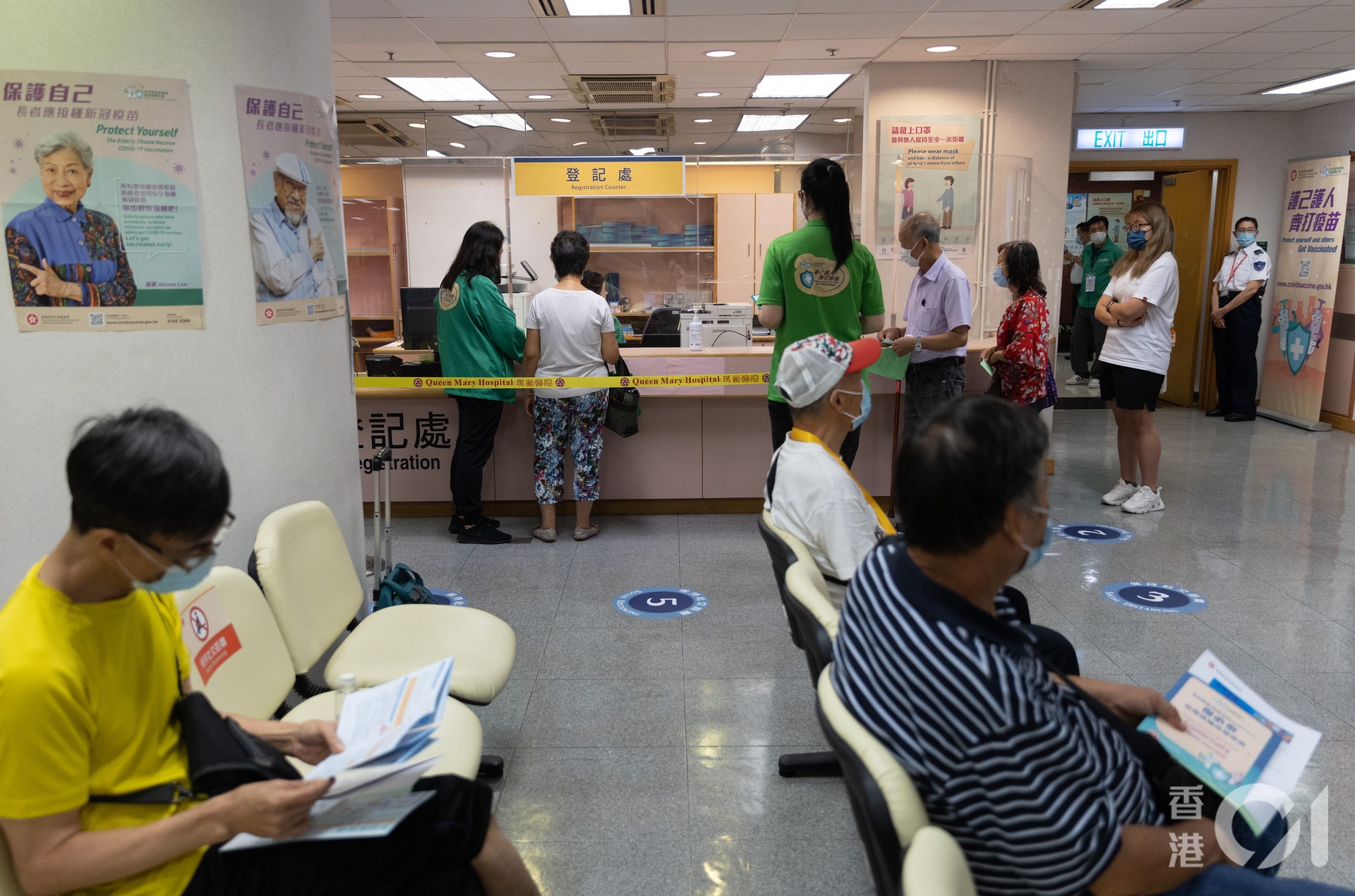 瑪麗醫院新冠疫苗接種站9月29日開始運作,市民覆診後可在此接種疫苗。(廖雁雄攝) 瑪麗醫院新冠疫苗接種站9月29日開始運作,市民覆診後可在此接種疫苗。(廖雁雄攝)