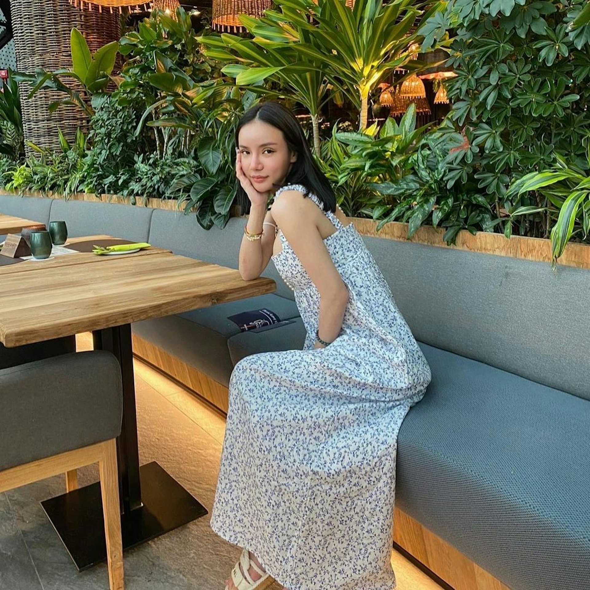 何猷君舊愛、新加坡富商林榮福的千金林慧俐(Kim Lim)在IG宣布結婚,引來網民的祝福。(IG@kimlimhl) 何猷君舊愛、新加坡富商林榮福的千金林慧俐(Kim Lim)在IG宣布結婚,引來網民的祝福。(IG@kimlimhl)