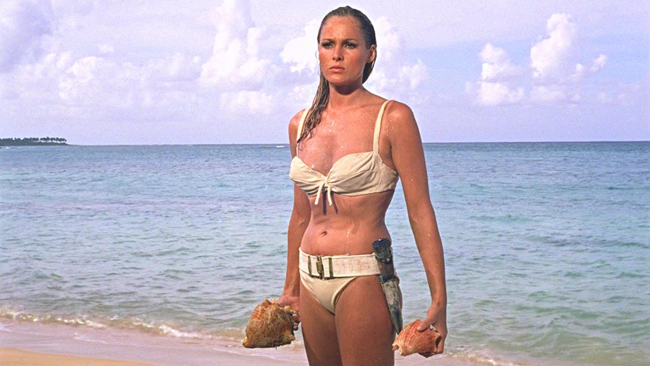 1/Ursula Andress《鐵金剛勇破神秘島》。(劇照) 1/Ursula Andress《鐵金剛勇破神秘島》。(劇照)
