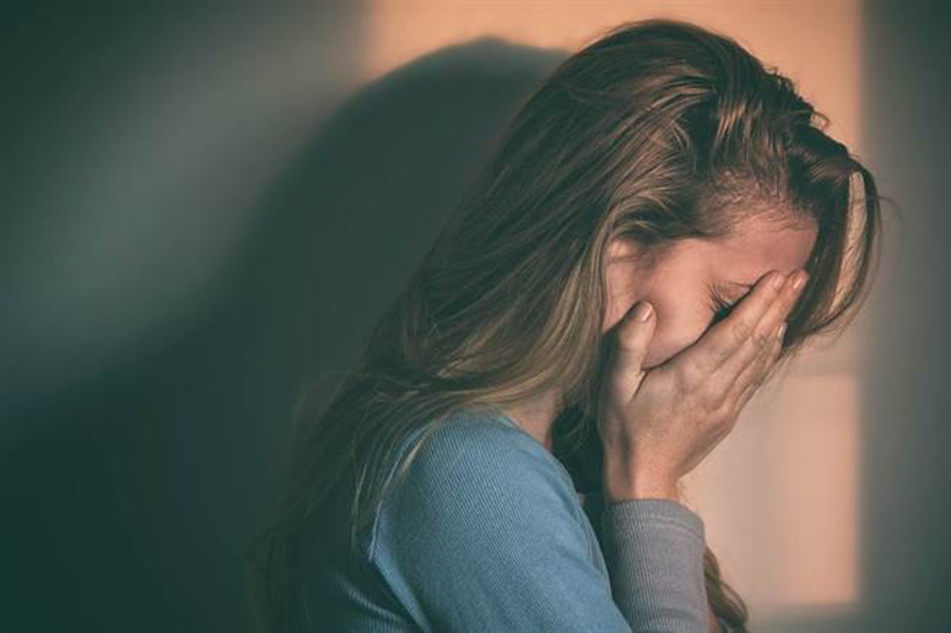 氣鬱者情緒上容易感到憂愁、煩悶不樂、敏感多疑 (圖片: FreePik) 氣鬱者情緒上容易感到憂愁、煩悶不樂、敏感多疑 (圖片: FreePik)