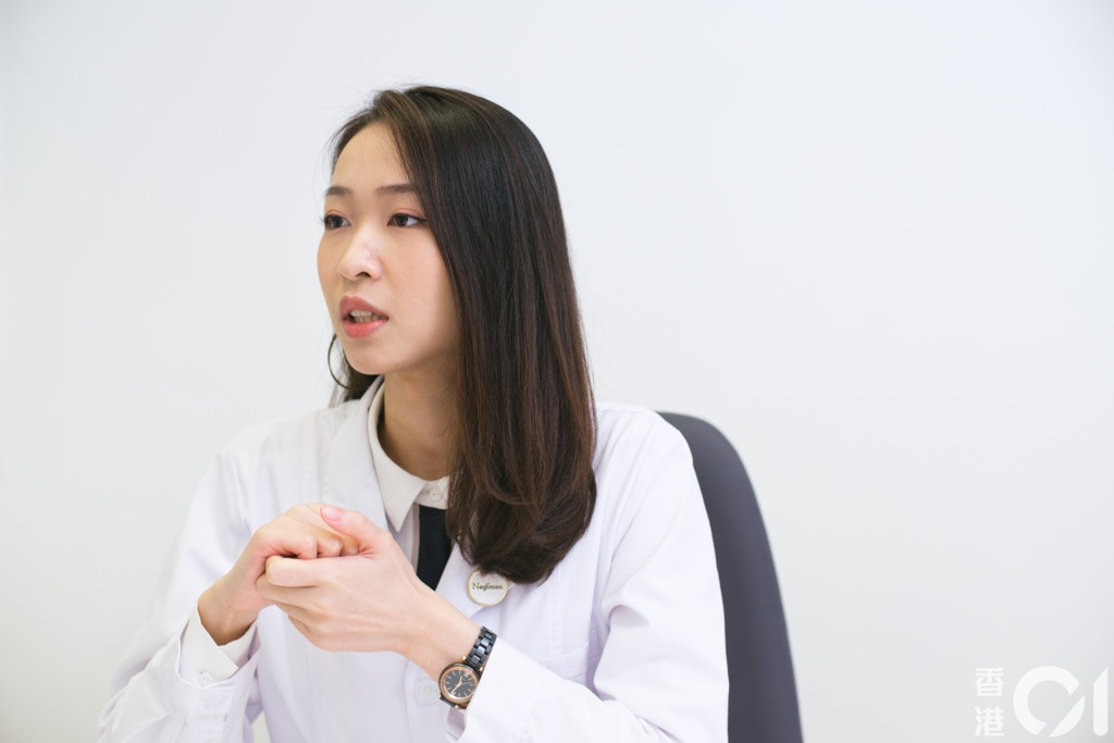 資深營養師林筠妍 (Queenie Lam )
攝影:歐嘉樂 資深營養師林筠妍 (Queenie Lam )
攝影:歐嘉樂