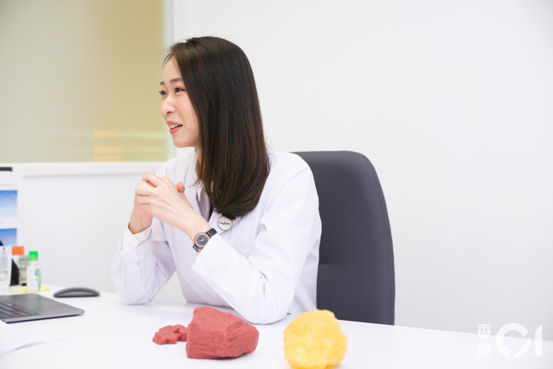 資深營養師林筠妍 (Queenie Lam )
攝影:歐嘉樂 資深營養師林筠妍 (Queenie Lam )
攝影:歐嘉樂