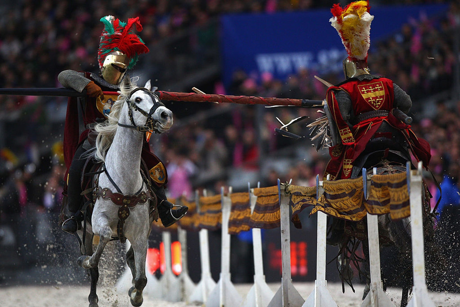 馬上長矛比試(Jousting)是中世紀一種騎士間的武術競技活動,盛行於14 - 16世紀的歐洲。(圖片來自︰Getty Images) 馬上長矛比試(Jousting)是中世紀一種騎士間的武術競技活動,盛行於14 - 16世紀的歐洲。(圖片來自︰Getty Images)