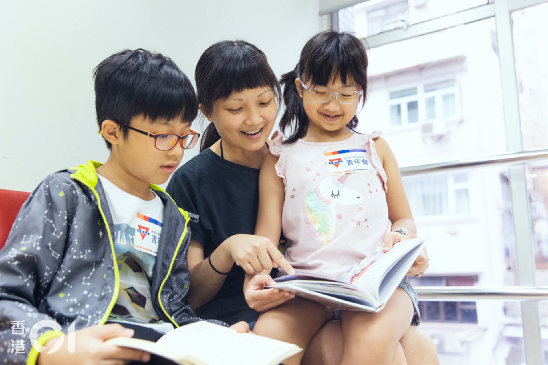 近日劉太與孩子於「YM Volunteer」義工獎勵計劃中成為獲獎義工。(黃寶瑩攝) 近日劉太與孩子於「YM Volunteer」義工獎勵計劃中成為獲獎義工。(黃寶瑩攝)