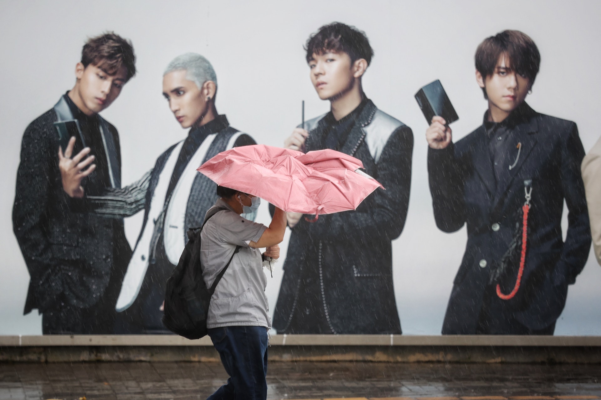 黑雨 天文台數據揭10月黑雨竟咁罕見 網民最關注黑雨能否早收工 香港01 熱爆話題 黑雨 天文台數據揭10月黑雨竟咁罕見 網民最關注黑雨能否早收工 香港01 熱爆話題