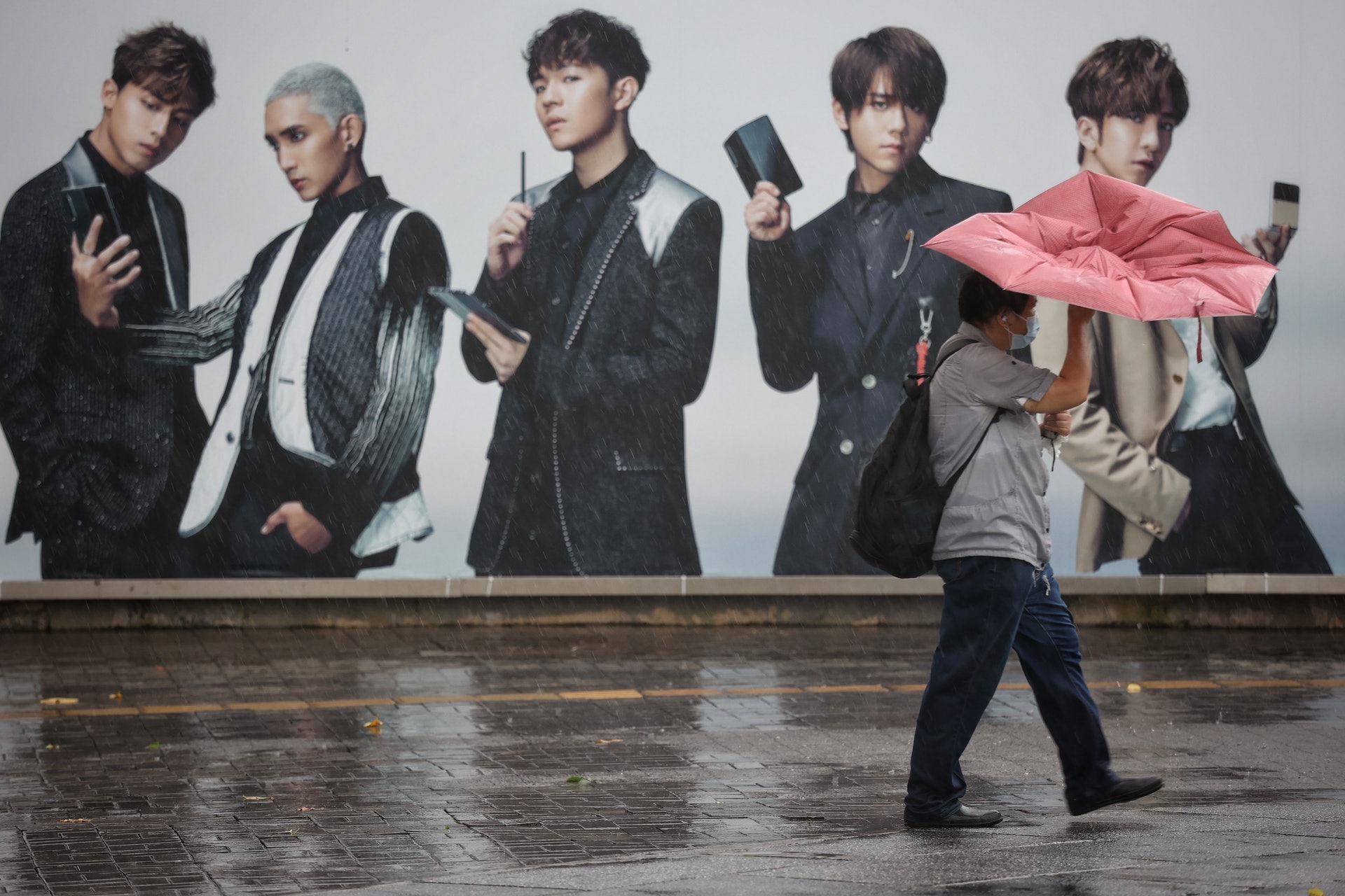 黑雨 天文台數據揭10月黑雨竟咁罕見 網民最關注黑雨能否早收工 香港01 熱爆話題 黑雨 天文台數據揭10月黑雨竟咁罕見 網民最關注黑雨能否早收工 香港01 熱爆話題