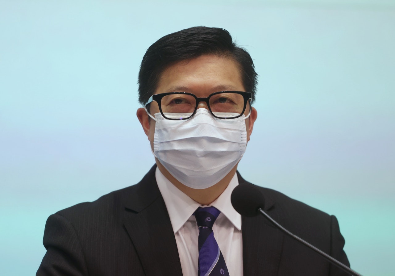鄧炳強(右二)出席施政報告跨部門記者會。(余俊亮攝) 鄧炳強(右二)出席施政報告跨部門記者會。(余俊亮攝)