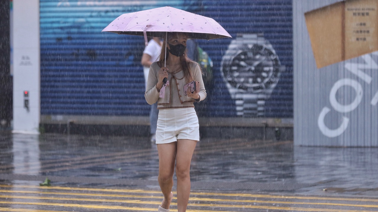 獅子山風球 總覽 天文台緊急掛8號風球22小時14人風暴下受傷 香港01 天氣 獅子山風球 總覽 天文台緊急掛8號風球22小時14人風暴下受傷 香港01 天氣