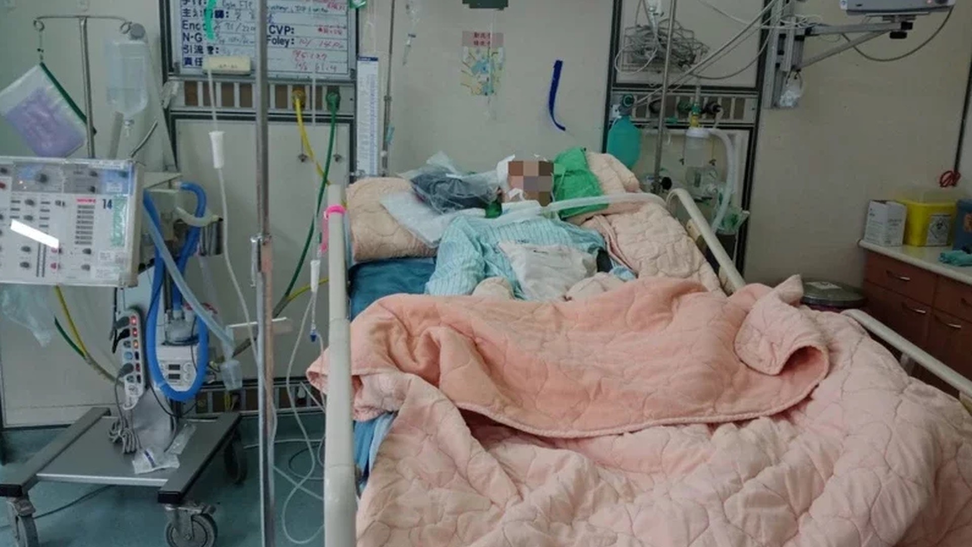 高端疫苗︱研究生接種疫苗後昏迷23日 蔡英文政府被批當人白老鼠 高端疫苗︱研究生接種疫苗後昏迷23日 蔡英文政府被批當人白老鼠