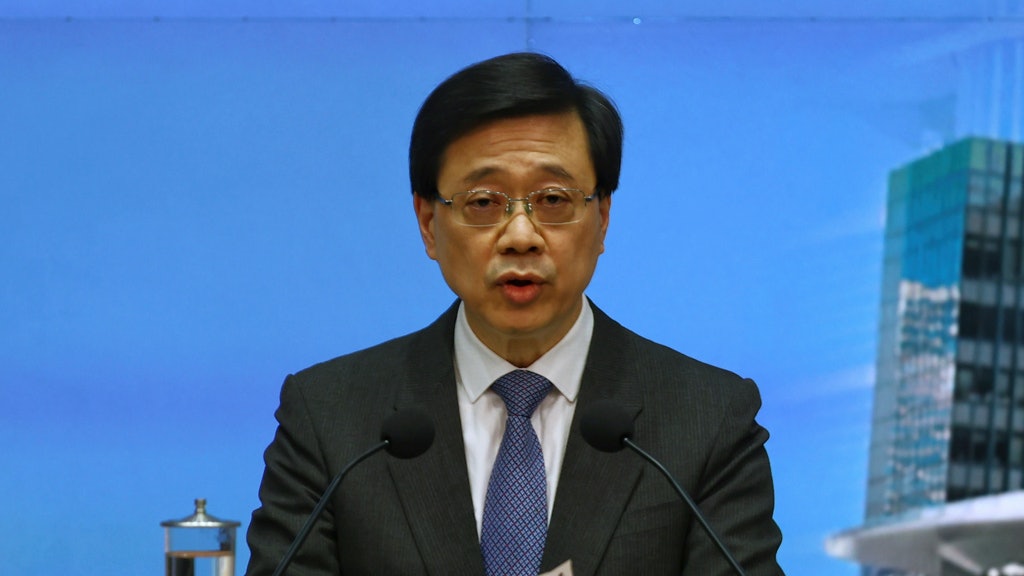 通關︱李家超率團赴深圳 出席明日第二次疫情防控對接會議 通關︱李家超率團赴深圳 出席明日第二次疫情防控對接會議
