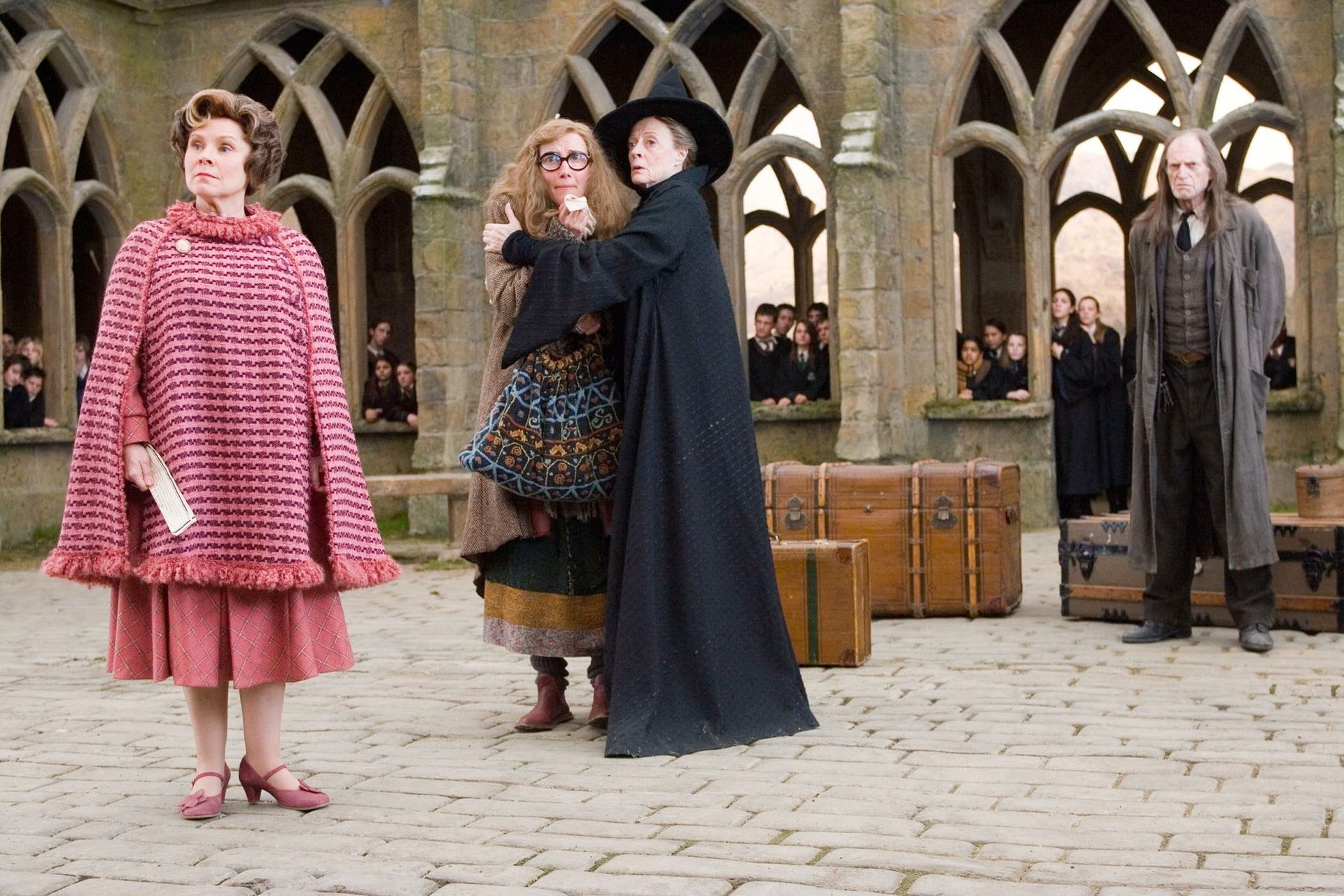 憑《地下觀音》而獲得威尼斯影展最佳女演員獎的英國女星Imelda Staunton,就是飾演桃樂絲恩不里居的演員。(《哈利波特—鳳凰會的密令》劇照) 憑《地下觀音》而獲得威尼斯影展最佳女演員獎的英國女星Imelda Staunton,就是飾演桃樂絲恩不里居的演員。(《哈利波特—鳳凰會的密令》劇照)