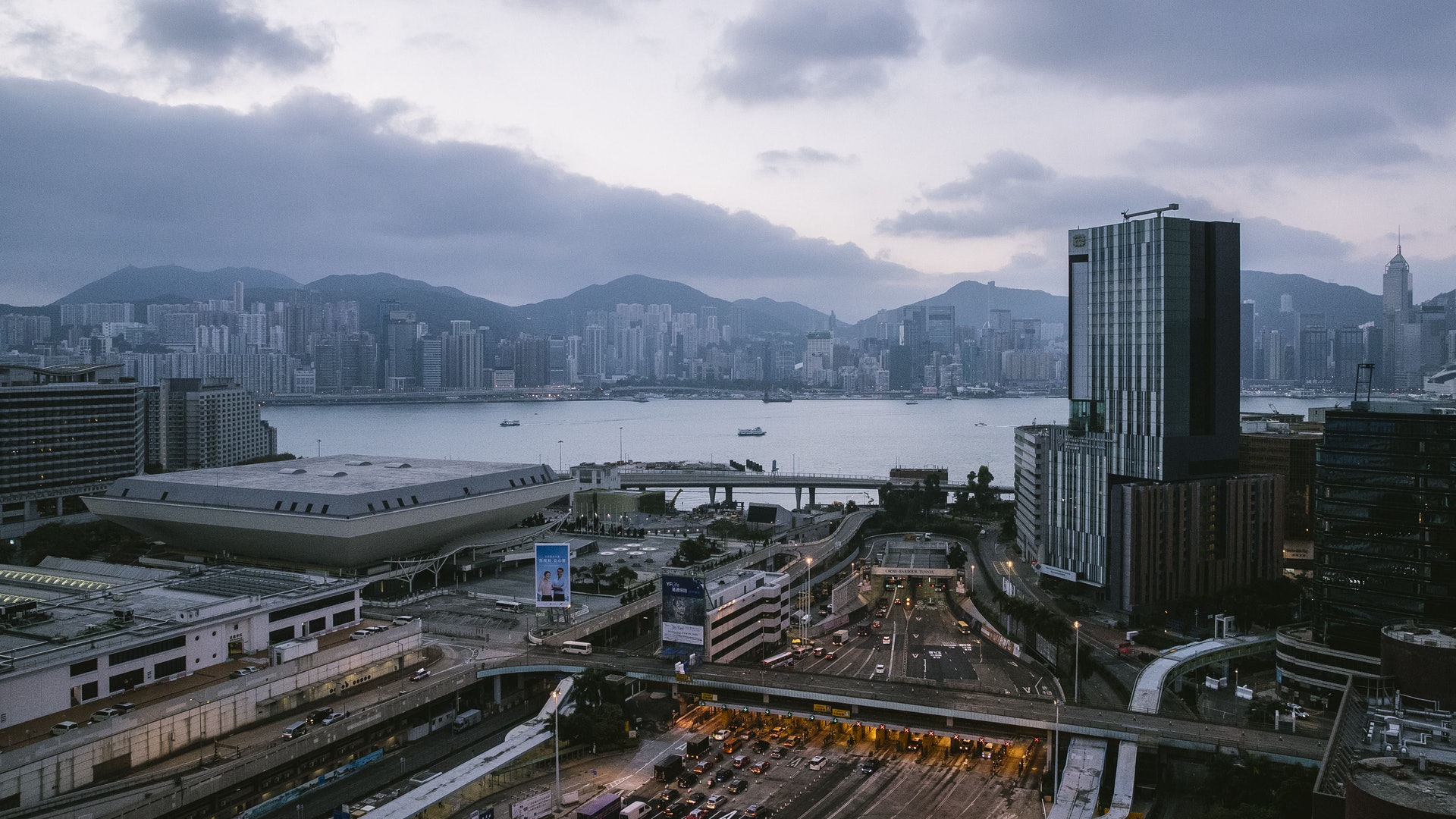 相隔26年再做交通運輸研究料25年完成優先推提升的士服務 相隔26年再做交通運輸研究料25年完成優先推提升的士服務