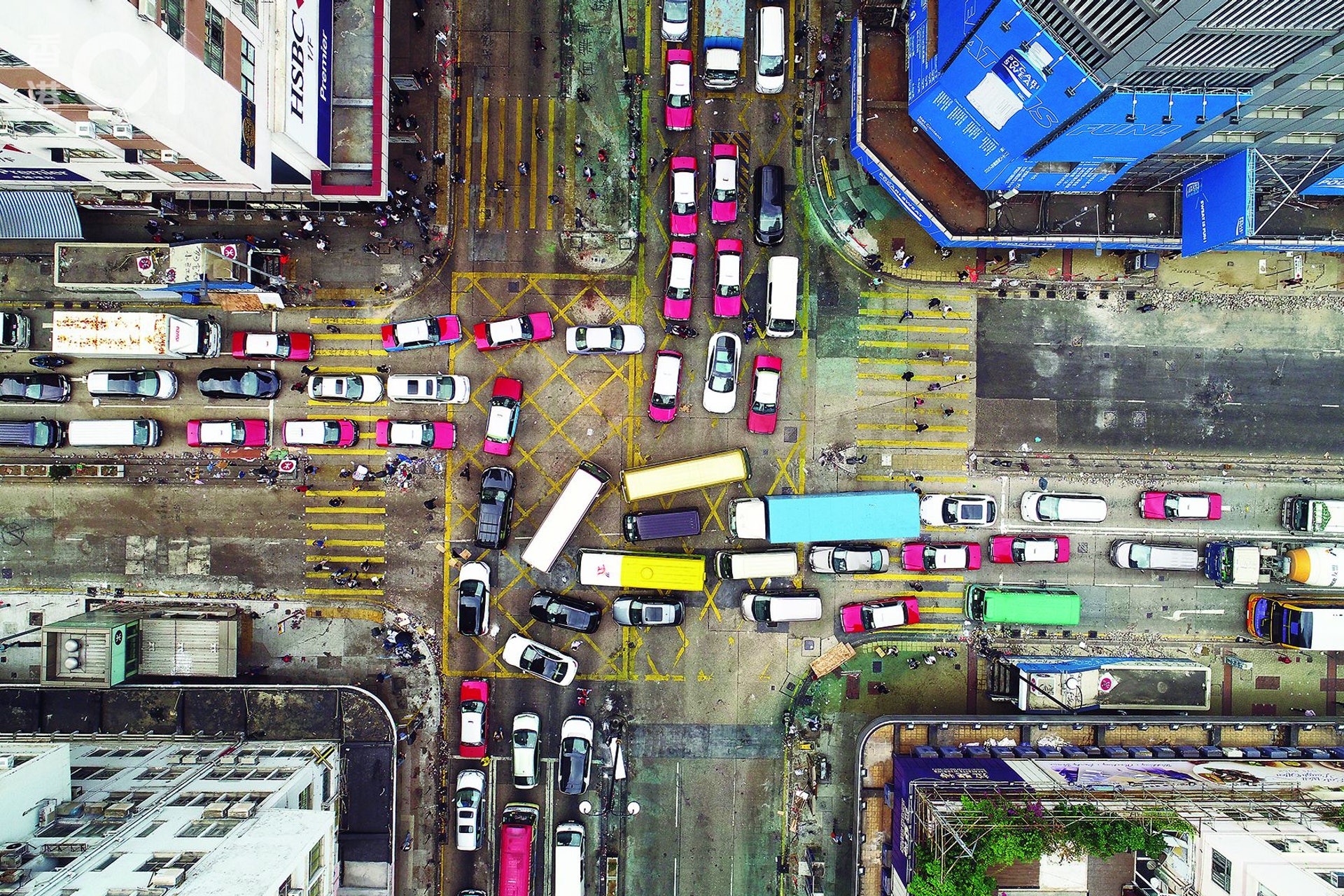 相隔26年再做交通運輸研究料25年完成優先推提升的士服務 相隔26年再做交通運輸研究料25年完成優先推提升的士服務