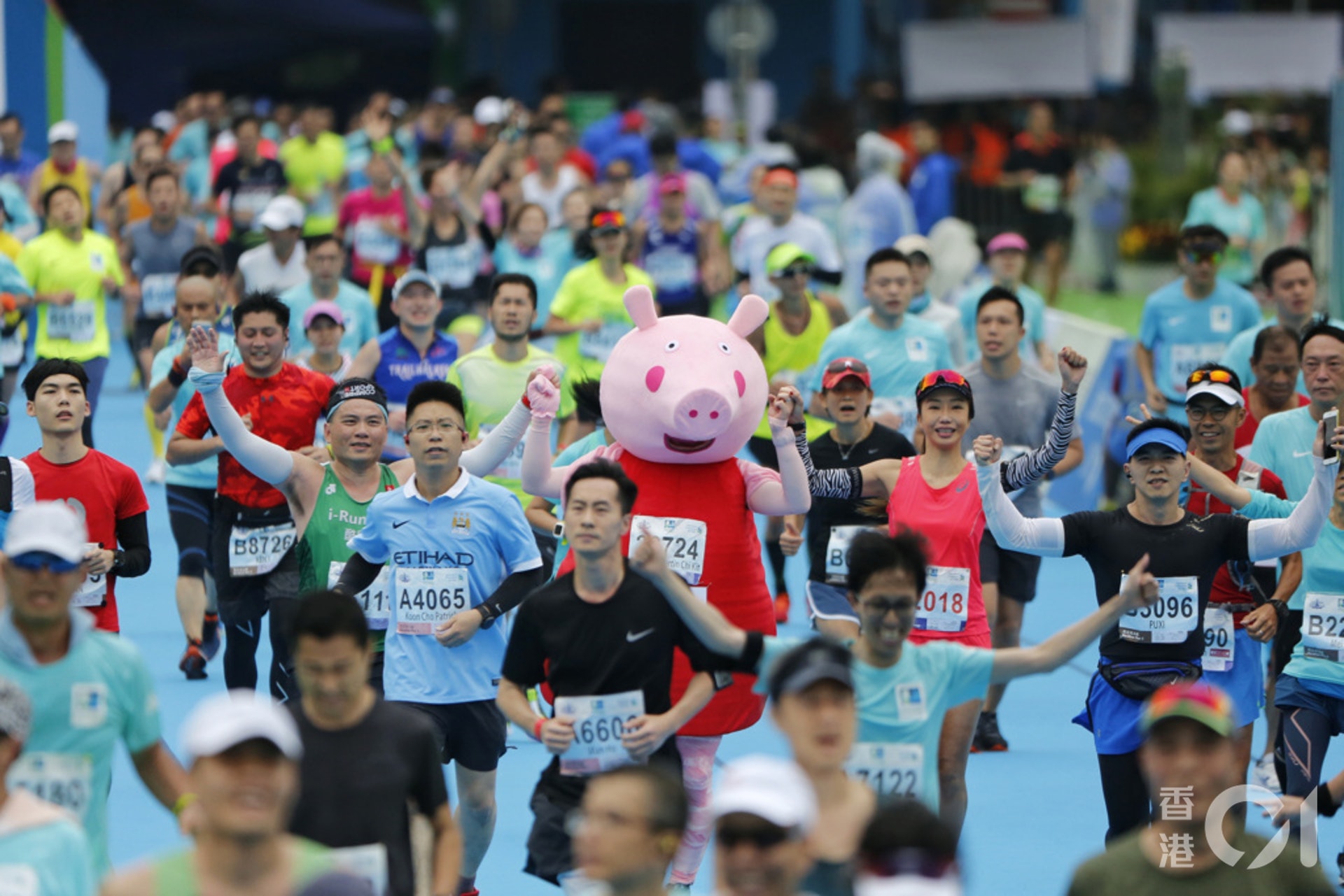 渣打馬拉松因新冠肺炎疫情而停辦,而對上一次舉辦為2019年2月17日。(資料圖片/張浩維攝) 渣打馬拉松因新冠肺炎疫情而停辦,而對上一次舉辦為2019年2月17日。(資料圖片/張浩維攝)
