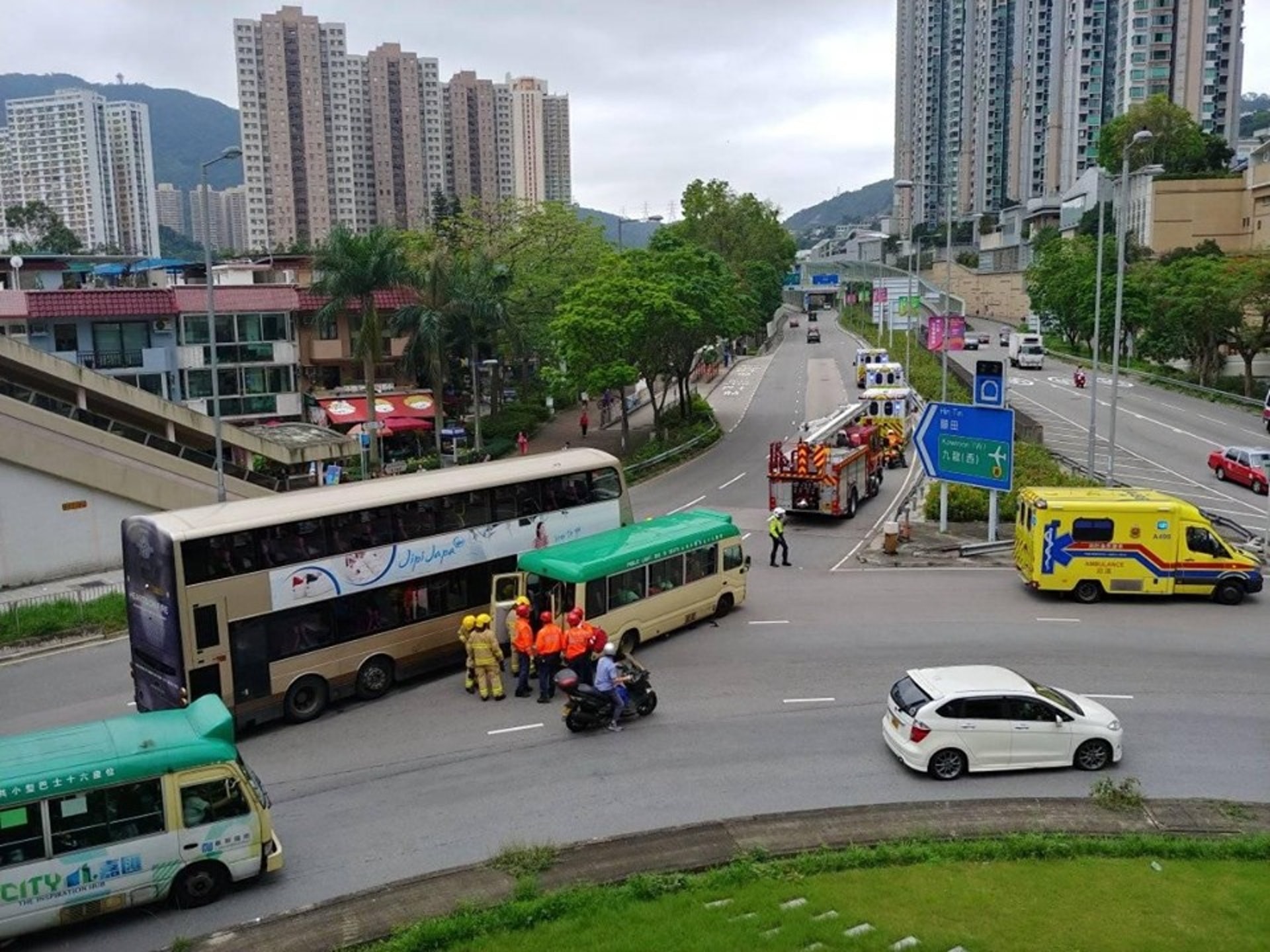 大圍迴旋處車多繁忙，2019年曾發生專頂小巴撞巴士意外。(網圖)
