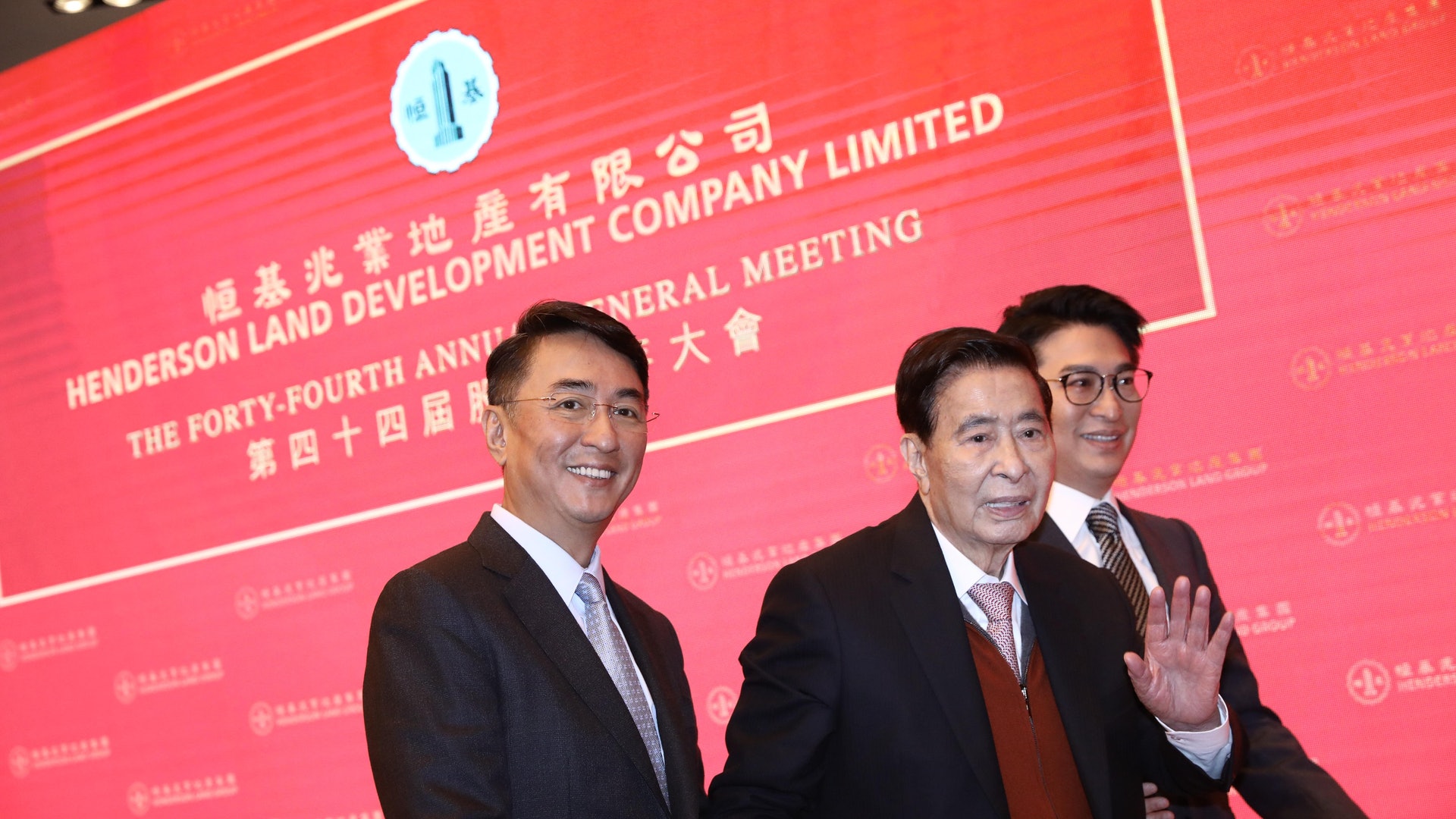 施政報告|樓市「減辣」未有驚喜 地產股升幅蒸發 新世界轉挫4% 施政報告|樓市「減辣」未有驚喜 地產股升幅蒸發 新世界轉挫4%