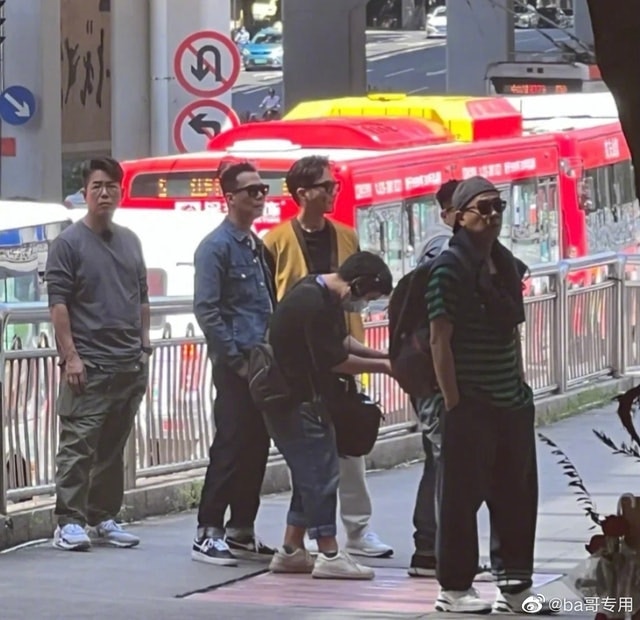 陳小春張智霖等消防隊做直播推新綜藝《哥哥的滾燙人生》？