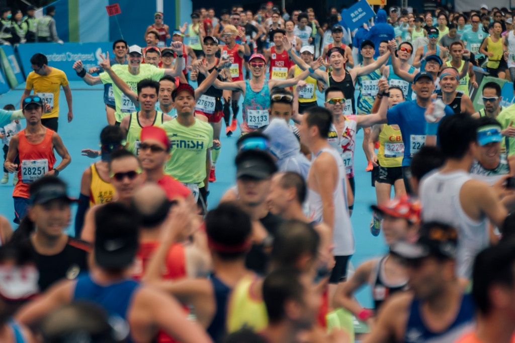 Standard Chartered Marathon. Transportation The first train of MTR