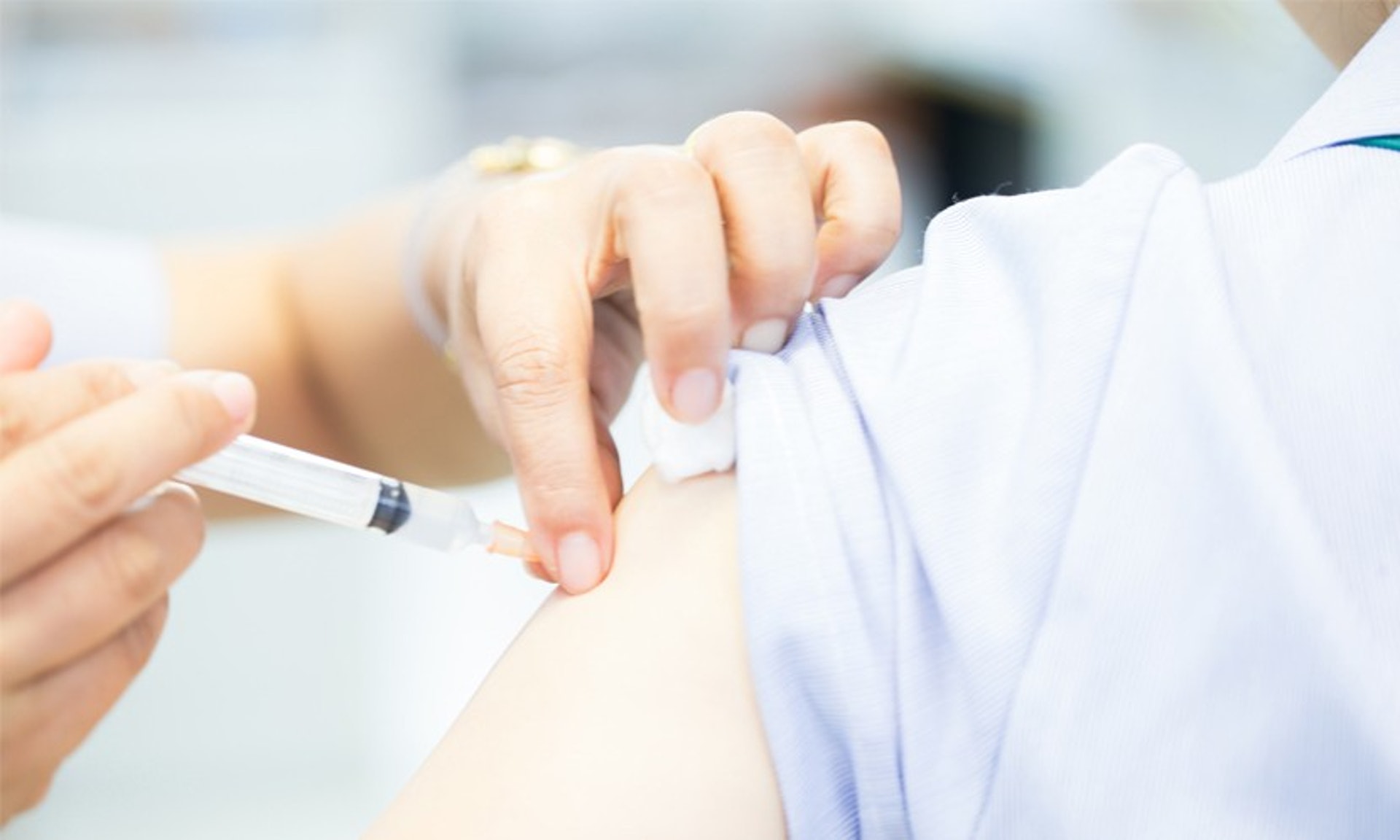 高危人士盡早接種流感疫苗，以產生足夠抗體對抗流感病毒。(圖片: FreePik)