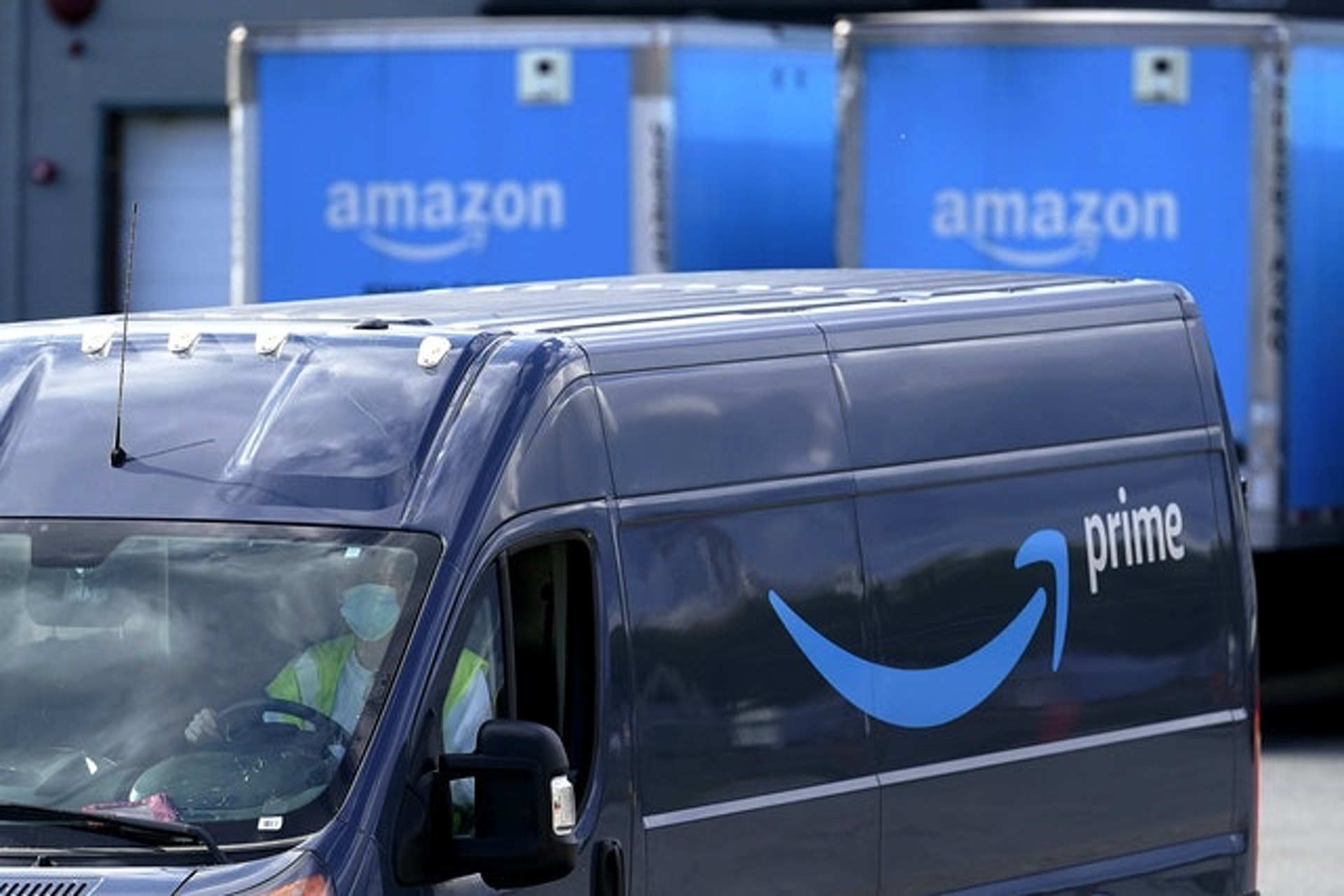 Amazon早前預告因供應鏈短缺,需下調第四季業績預期(美聯社) Amazon早前預告因供應鏈短缺,需下調第四季業績預期(美聯社)