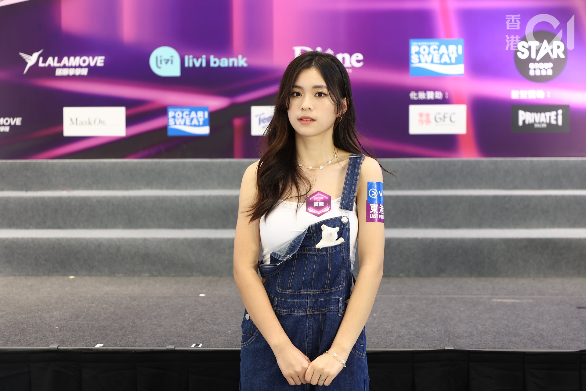 阿妹年僅16歲,前途無可限量。 阿妹年僅16歲,前途無可限量。