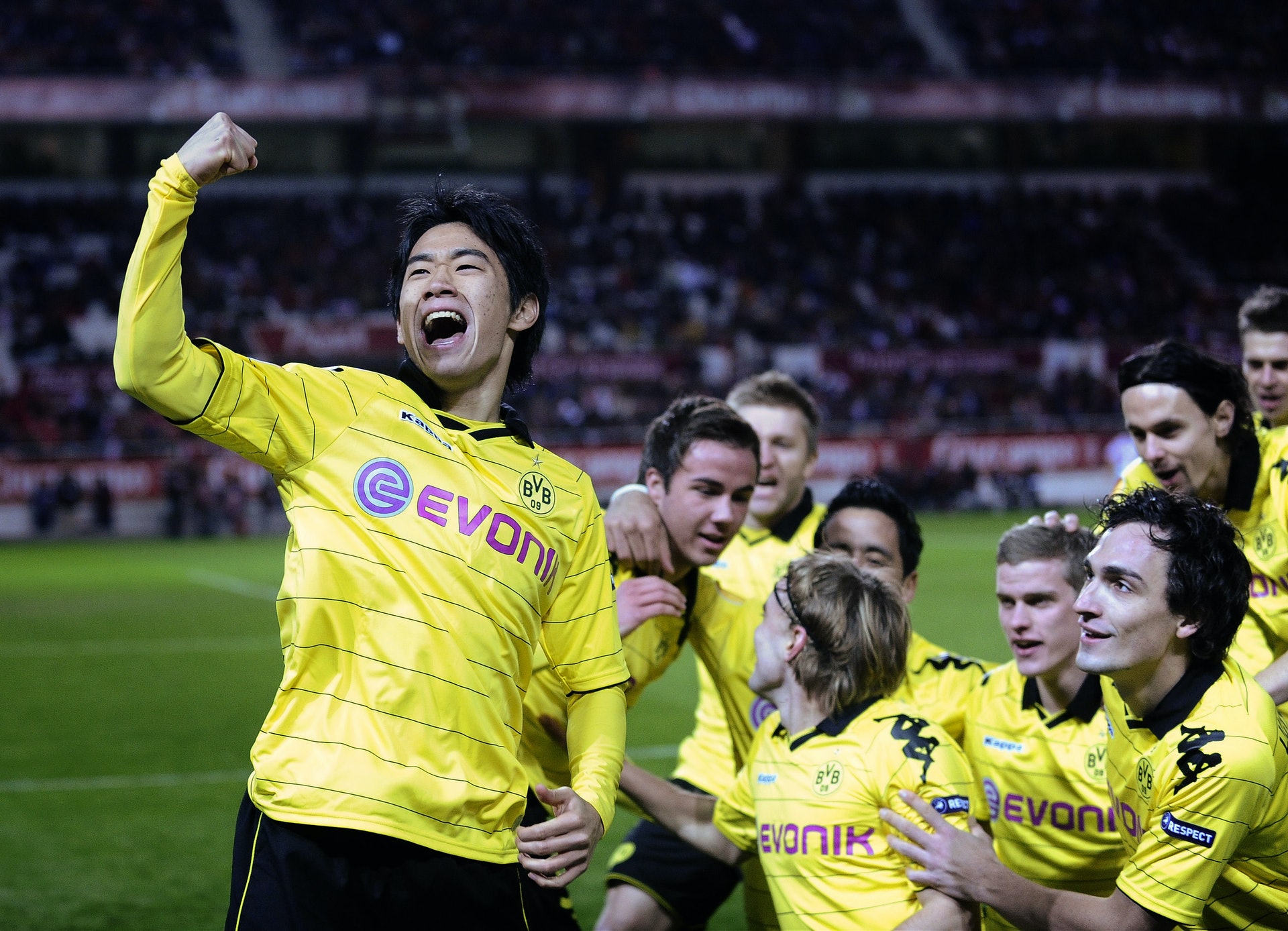 J League 香川真司由天之驕子到光芒漸退櫻花8號球衣虛位以待 J League 香川真司由天之驕子到光芒漸退櫻花8號球衣虛位以待