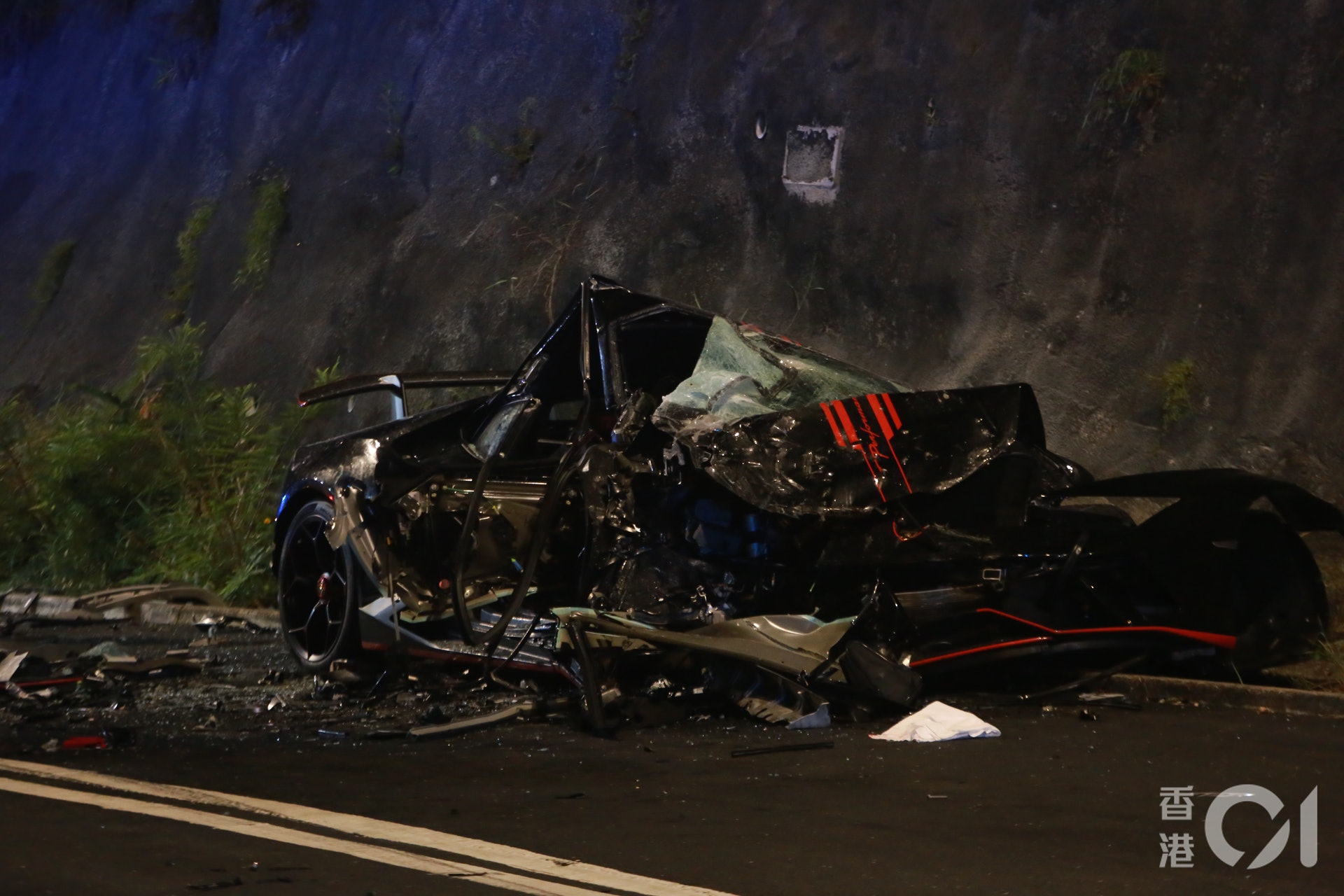 涉事林寶堅尼在撞車後變成廢鐵。(林振華攝)