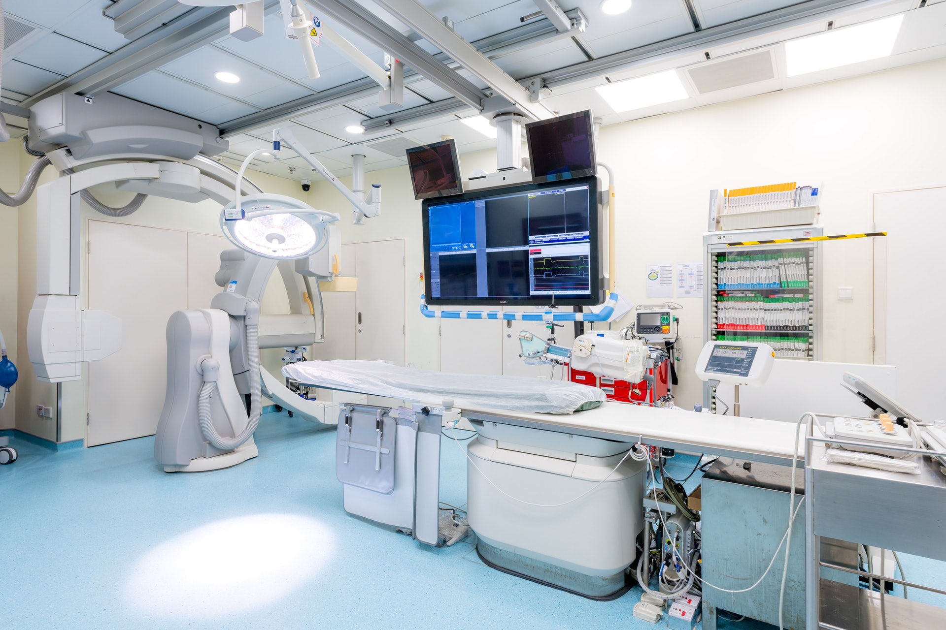 香港亞洲心臟中心可提供心臟健康檢查服務和各類心臟介入診斷及治療，亦有24小時緊急治療服務。