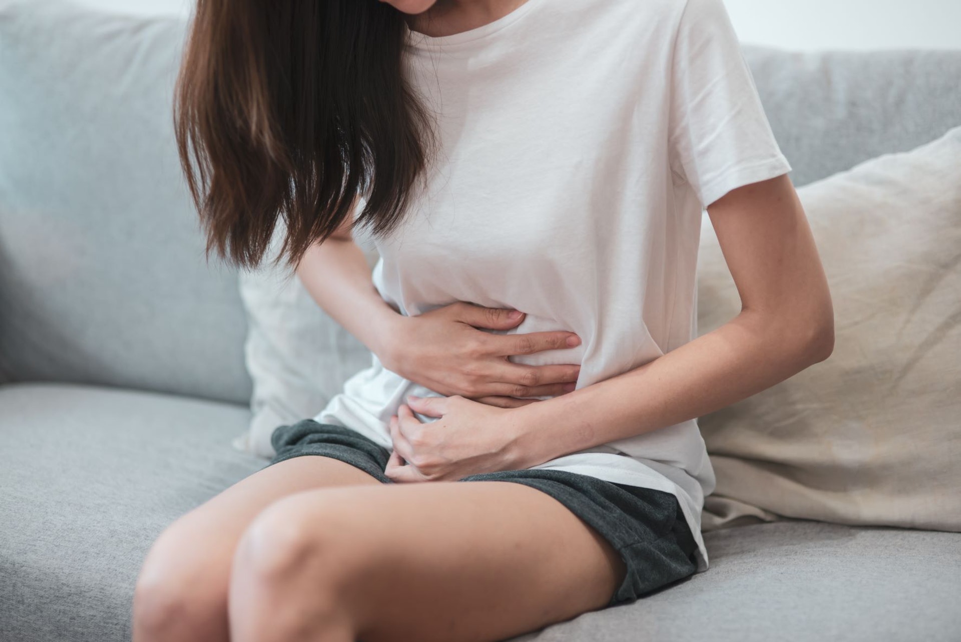 單從胃痛一個徵狀就想著用特效穴處理，未必能治癒病人。（圖片：Shutterstock）