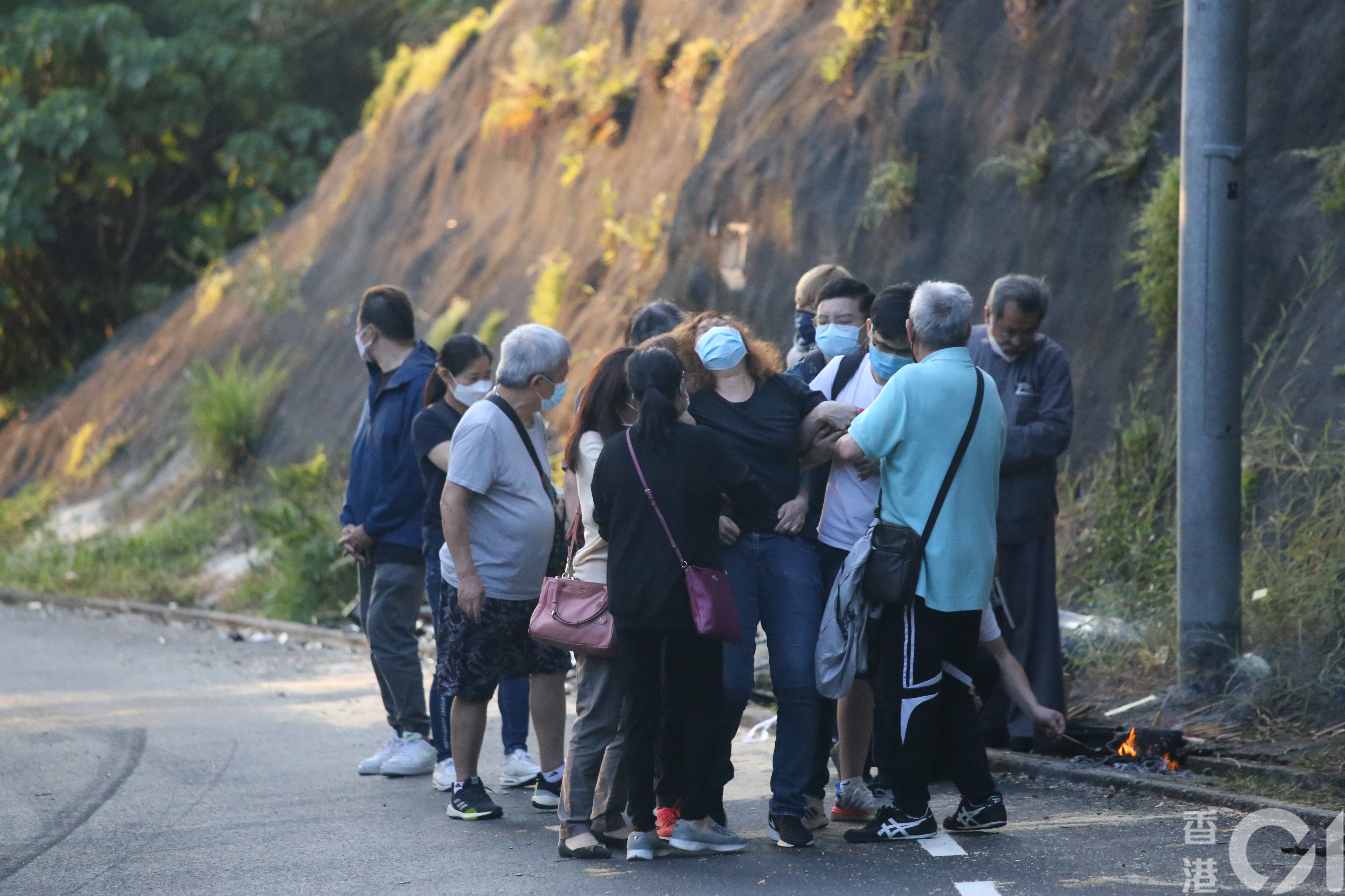 死者母親呼天搶地痛哭。（林朗天攝）