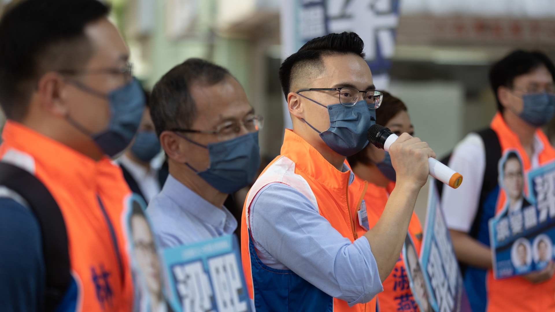 立法會選舉|港島東3建制齊告急 民建聯元老為梁熙拍片催票 立法會選舉|港島東3建制齊告急 民建聯元老為梁熙拍片催票