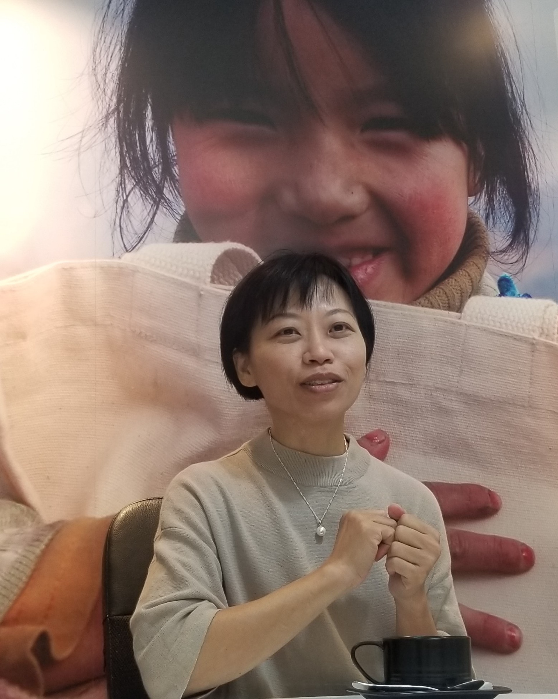 臨床心理學家劉雪慧(Amanda)解釋,兒童階段的心理仍在發展中,面對惡言會照單全收。接收這些話後,兒童會容易認定自己真的「好無用」,終日活在惶恐之中。(香港救助兒童會提供圖片) 臨床心理學家劉雪慧(Amanda)解釋,兒童階段的心理仍在發展中,面對惡言會照單全收。接收這些話後,兒童會容易認定自己真的「好無用」,終日活在惶恐之中。(香港救助兒童會提供圖片)
