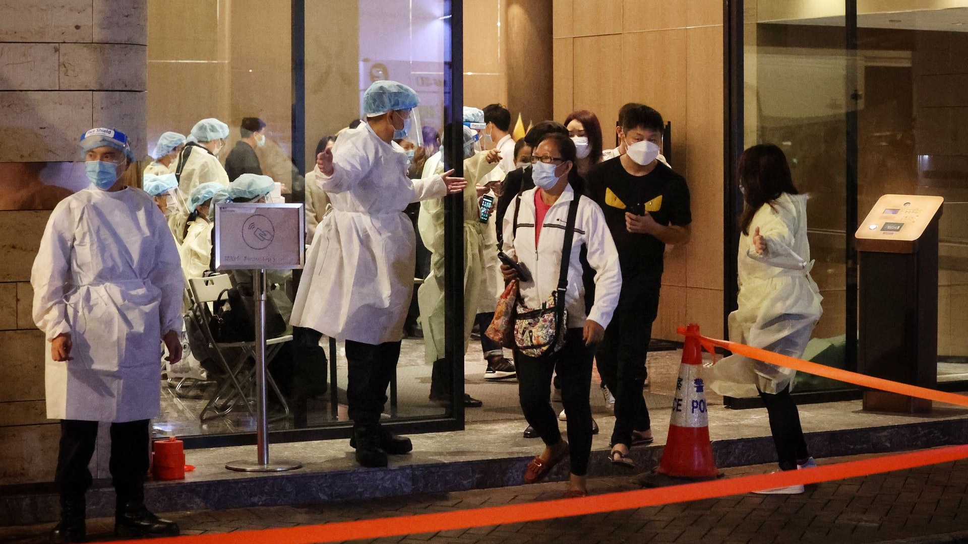 通關|2名免檢疫機師確診 梁子超:若病毒流入社區一定影響通關 通關|2名免檢疫機師確診 梁子超:若病毒流入社區一定影響通關