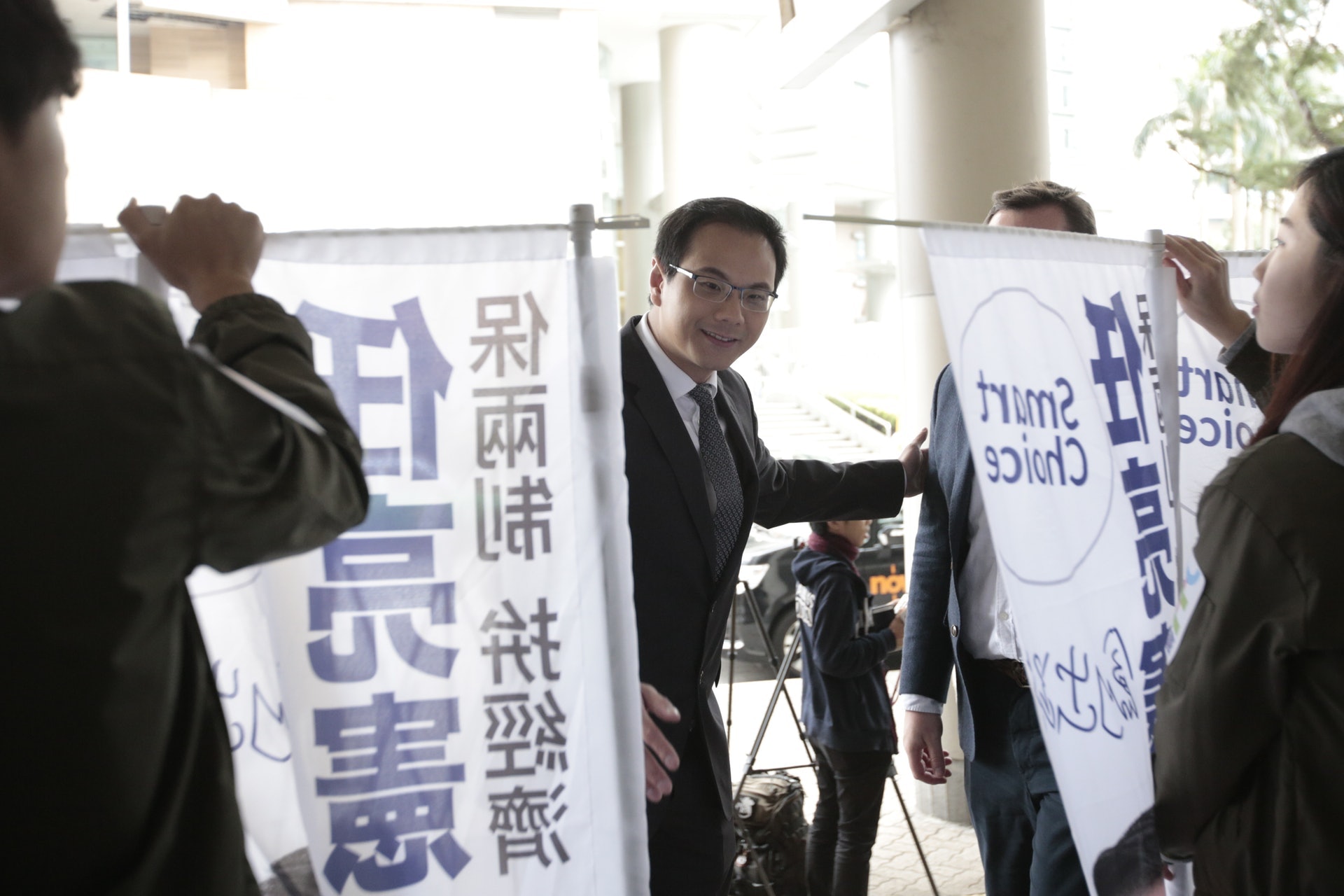任亮憲表示,由於報名候選人數眾多,「給予選民的選擇既充足也優秀」,故宣佈不會報名參選本屆立法會選舉。 任亮憲表示,由於報名候選人數眾多,「給予選民的選擇既充足也優秀」,故宣佈不會報名參選本屆立法會選舉。