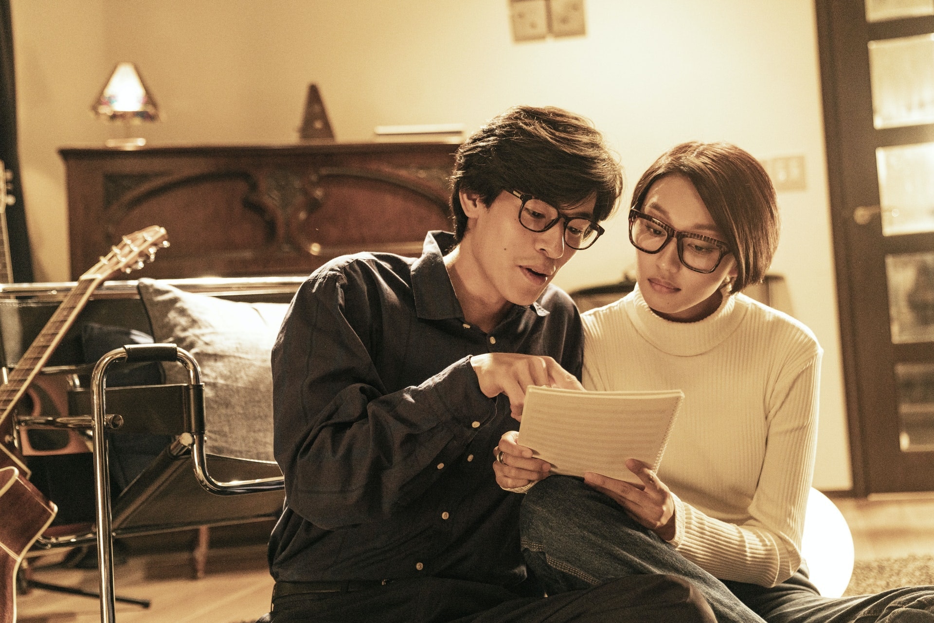 由日本演員中島步飾演的後藤夕輝,角色影射曾與梅艷芳相戀過的日本歌手近藤真彥。(《梅艷芳》劇照) 由日本演員中島步飾演的後藤夕輝,角色影射曾與梅艷芳相戀過的日本歌手近藤真彥。(《梅艷芳》劇照)