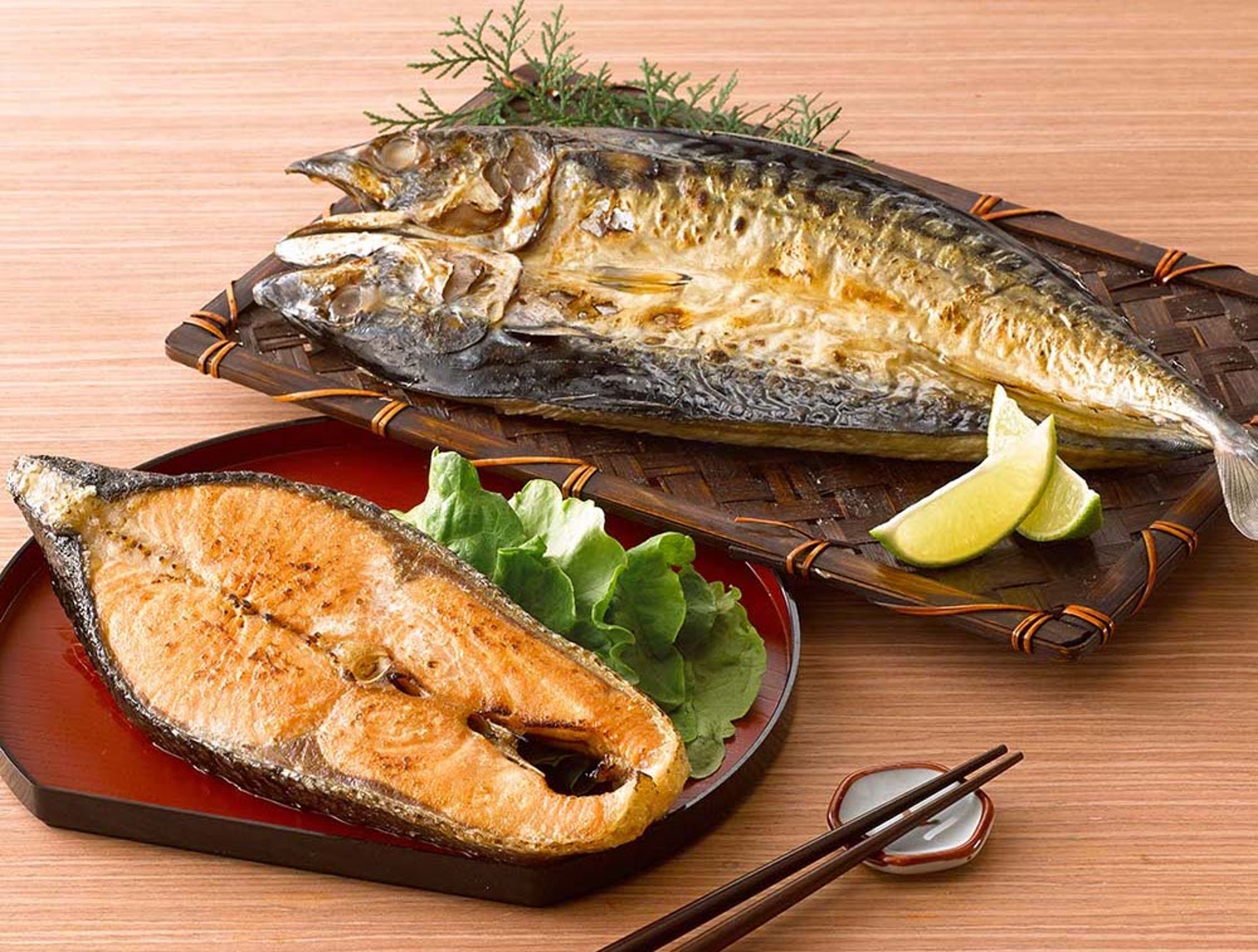 魚類方面，吞拿魚、三文魚、鯖魚、秋刀魚、鰻魚、沙丁魚等都是 DHA 含量豐富的選擇，也是香港人日常經常會食用的魚類。（圖片：tw.buy.yahoo）