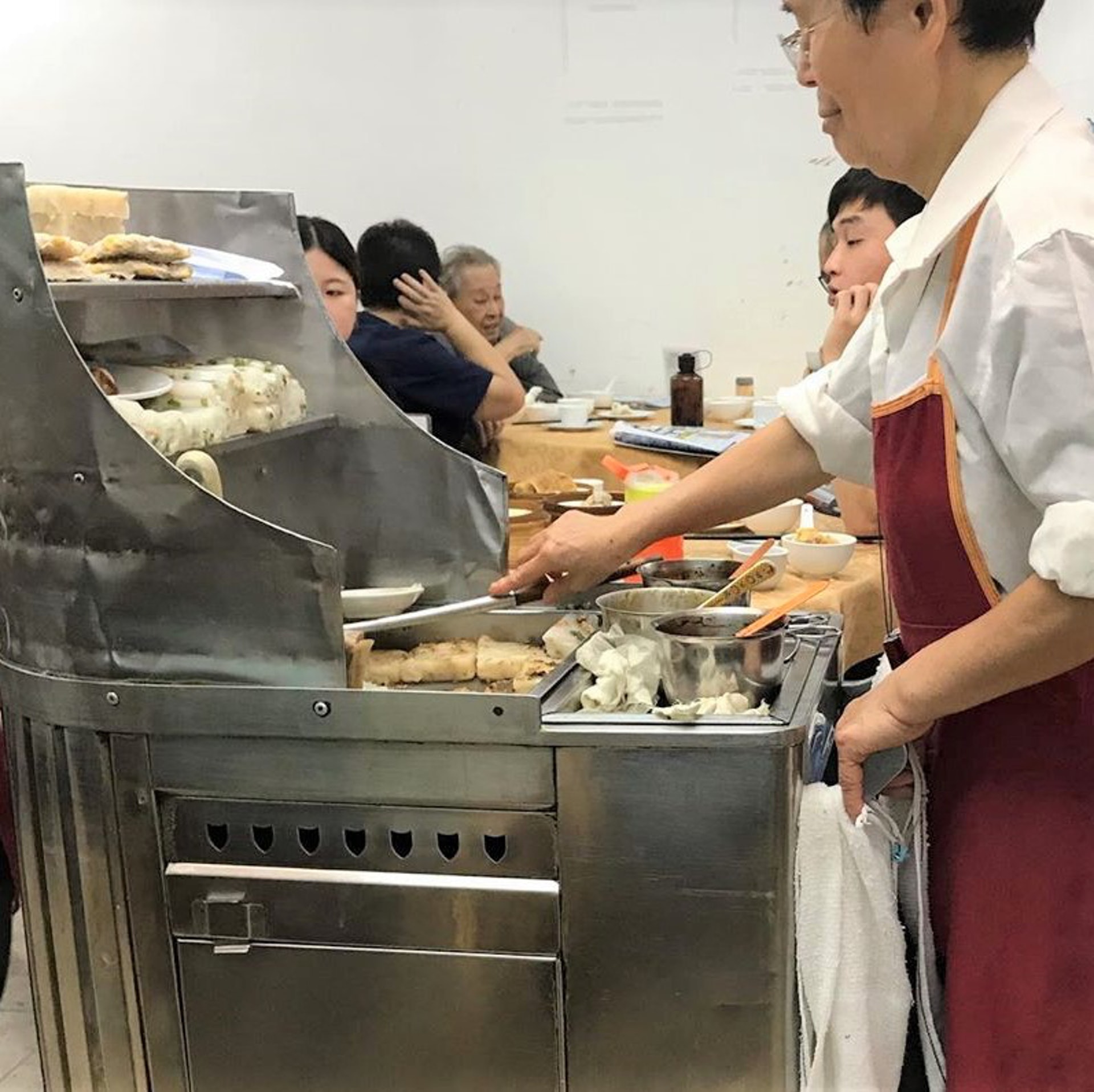 愈來愈少見的酒樓手推車。(IG@geokbee) 愈來愈少見的酒樓手推車。(IG@geokbee)