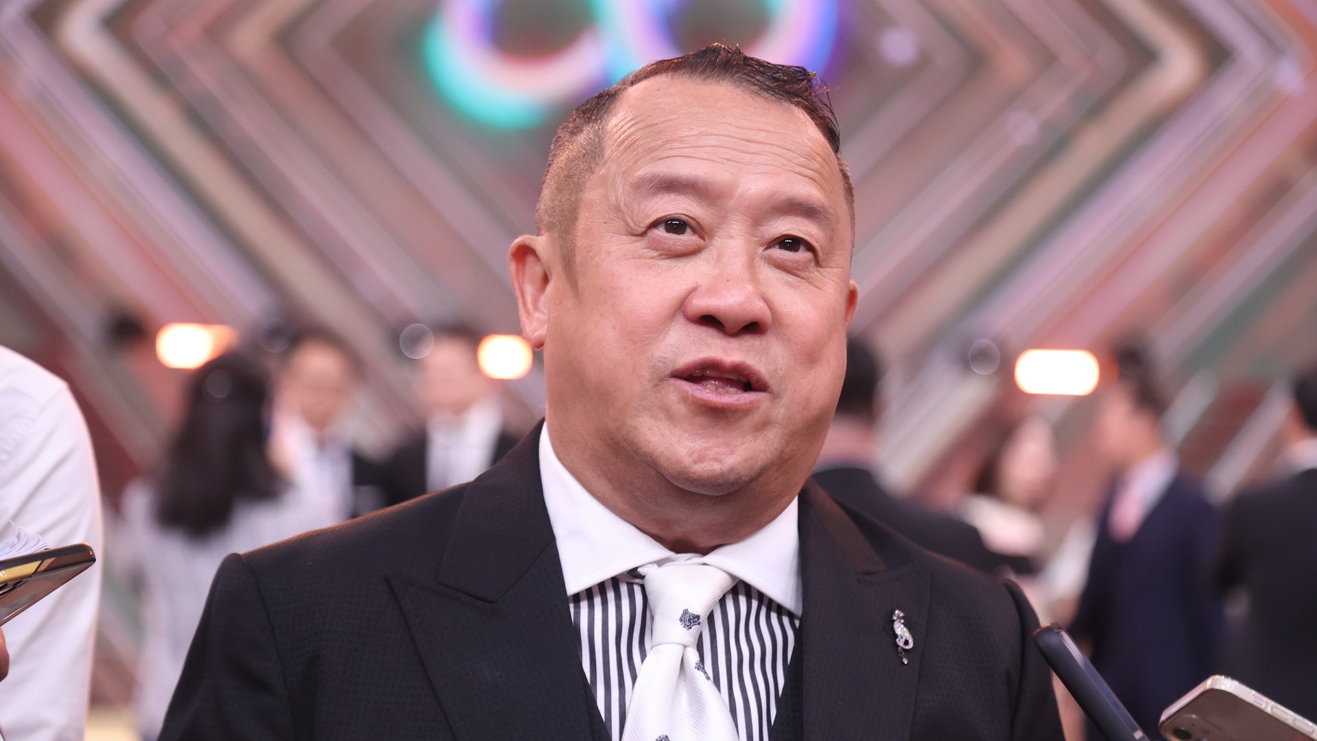 台慶 | 曾志偉滿意今晚表現:一路做電話一路震,大家都話好感動 台慶 | 曾志偉滿意今晚表現:一路做電話一路震,大家都話好感動