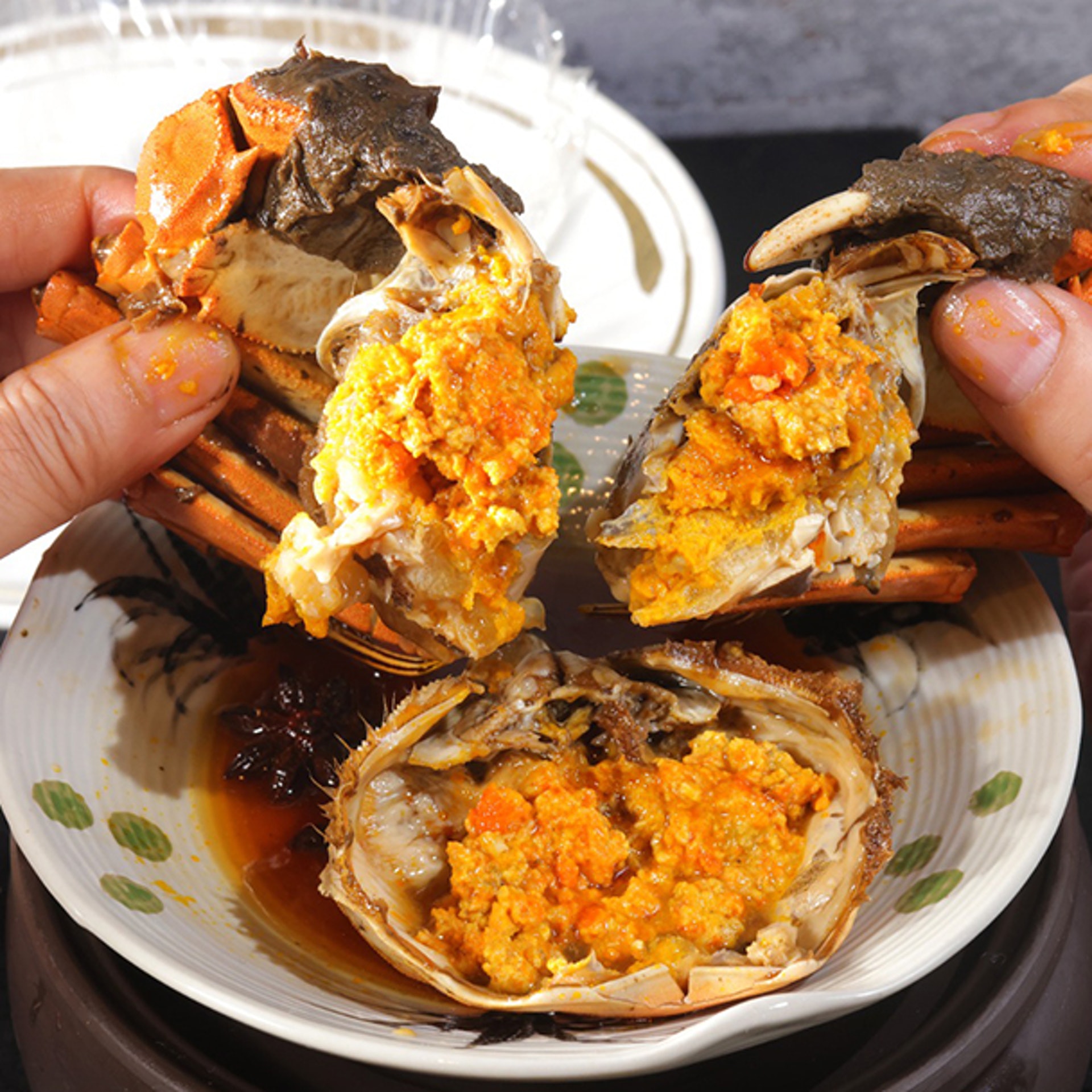 佐敦小店鐵板居酒屋推出 冰火大閘蟹宴 注目新穎食法蟹迷必嚐 佐敦小店鐵板居酒屋推出 冰火大閘蟹宴 注目新穎食法蟹迷必嚐