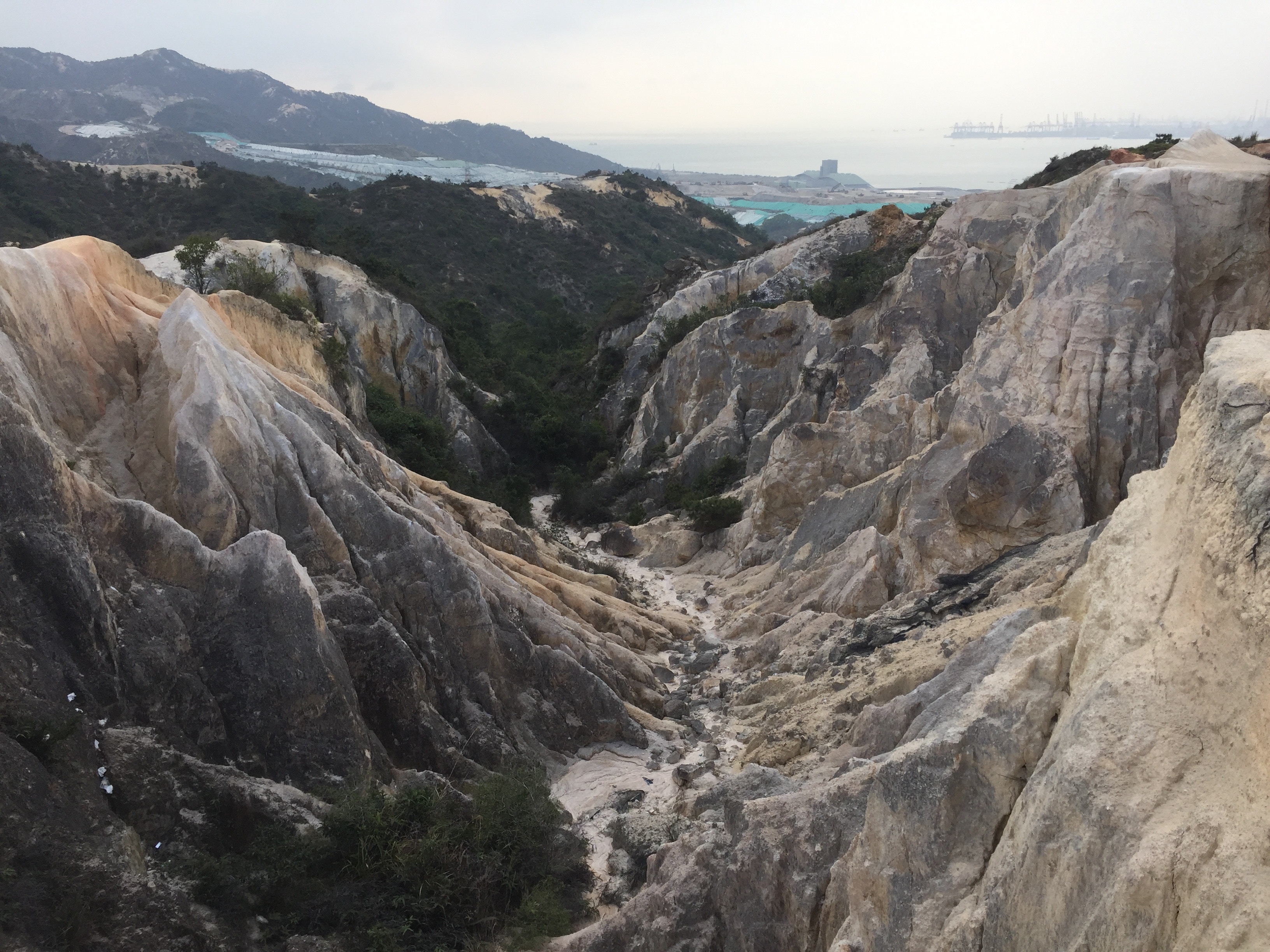 影相好去處【2】港版大峽谷——菠蘿山(資料圖片) 影相好去處【2】港版大峽谷——菠蘿山(資料圖片)