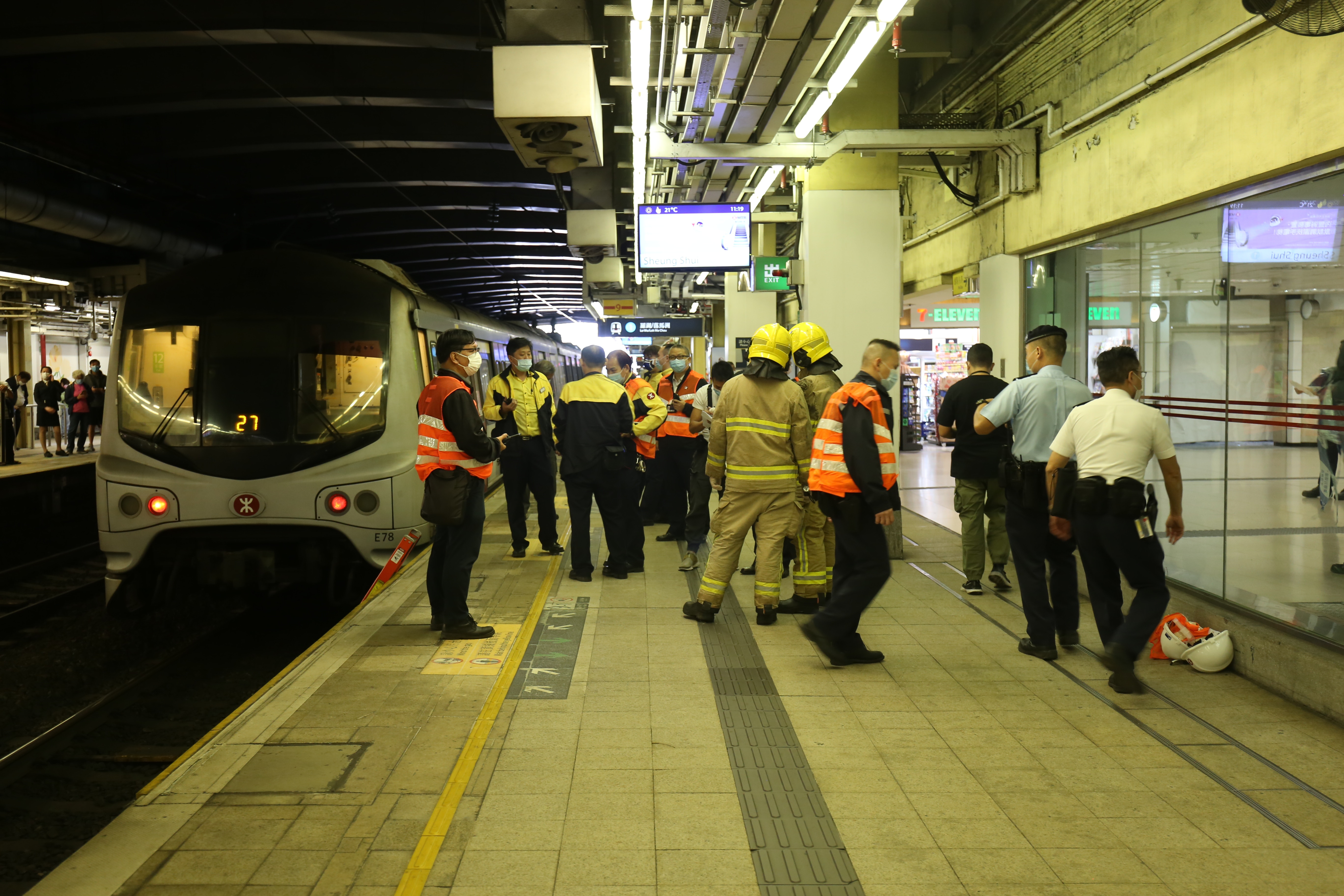  | 港鐵太和站男子墮軌亡東鐵綫列車服務一度受阻 - 香港01