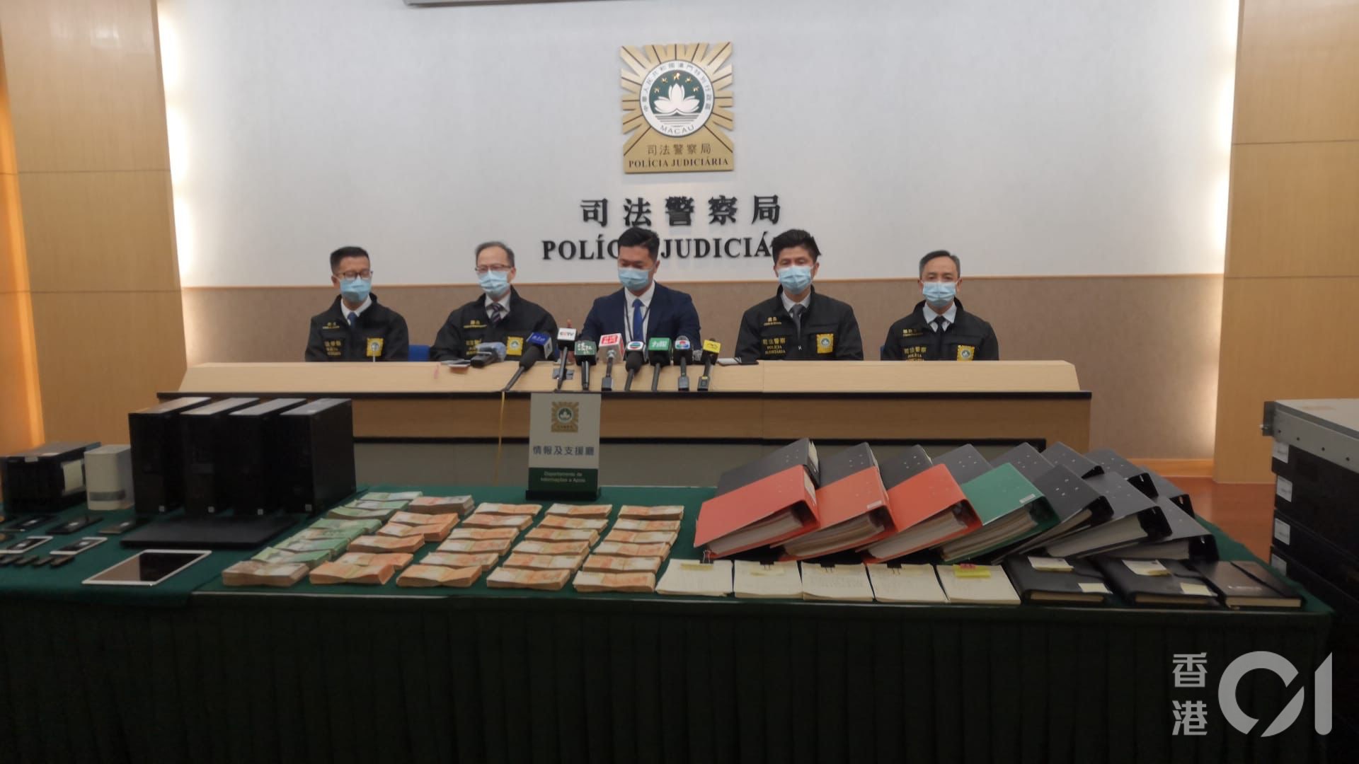 洗米華案 澳門司警證拘周姓商人等11人被捕人認海外架賭博平台 洗米華案 澳門司警證拘周姓商人等11人被捕人認海外架賭博平台