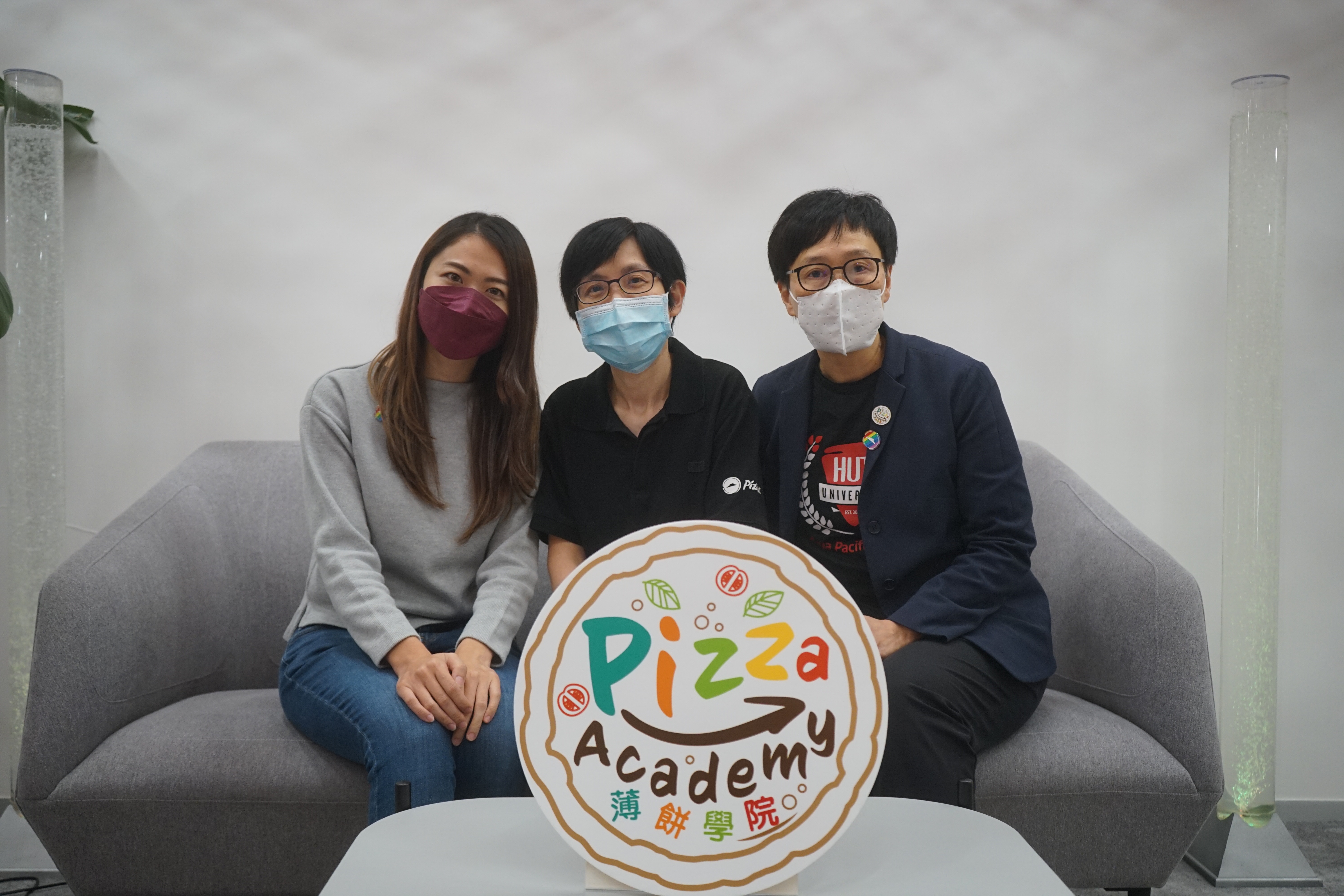 Pizza Hut早前與浸信會愛羣社會服務處合作舉辦薄餅學院,希望運用在餐飲業上的專長,透過工作培訓為復元人士提供工作機會。(呂諾君攝) Pizza Hut早前與浸信會愛羣社會服務處合作舉辦薄餅學院,希望運用在餐飲業上的專長,透過工作培訓為復元人士提供工作機會。(呂諾君攝)