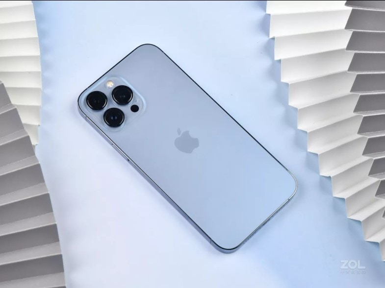 此外，零部件短缺等問題不僅影響到了iPhone 13。在過去一段時間裏面，老一代的iPhone產量的預期目標也不得不進行了下調，下調了大約25%。（中關村在線授權使用）
